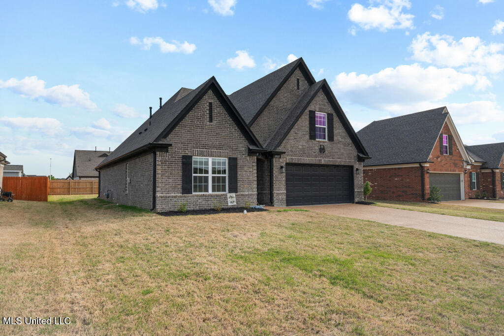 2207 Kent Drive, Southaven, Mississippi image 2