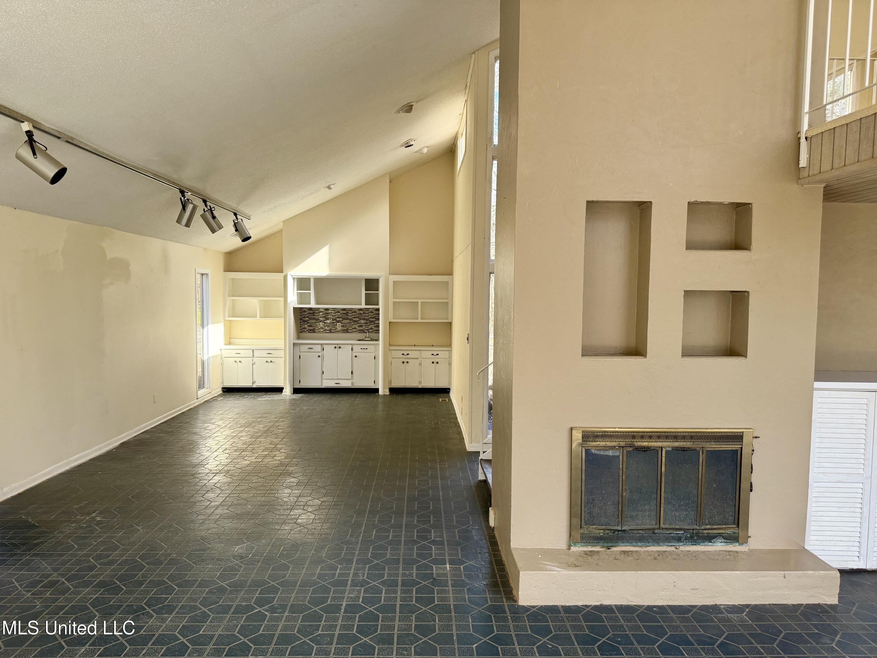 715 Woodland Hills Dr, Lexington, Mississippi image 7