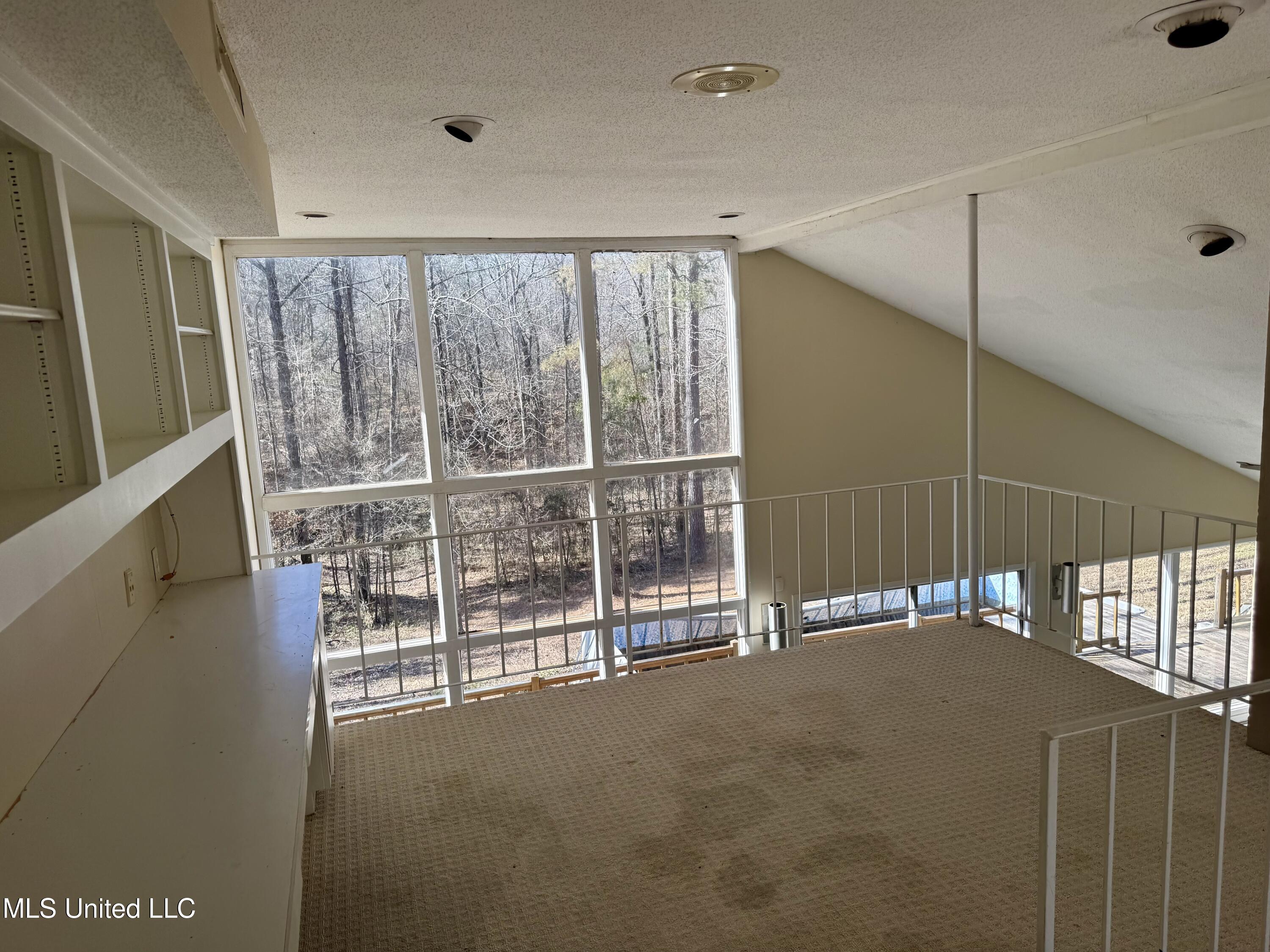 715 Woodland Hills Dr, Lexington, Mississippi image 12