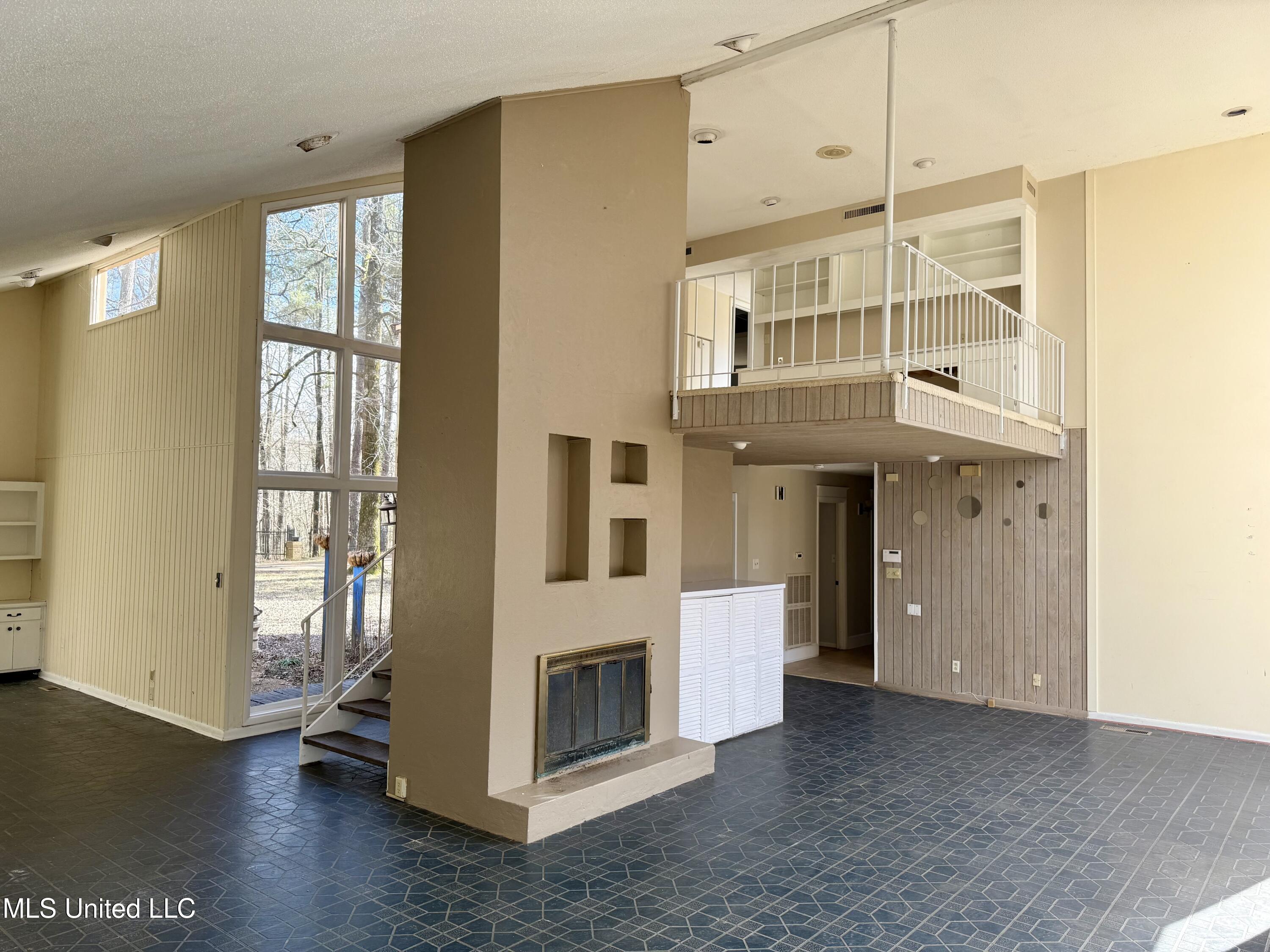 715 Woodland Hills Dr, Lexington, Mississippi image 6