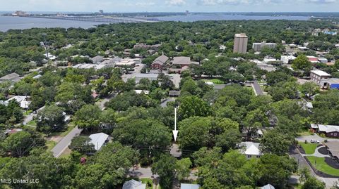 Single Family Residence in Ocean Springs MS 609 Russell Avenue 17.jpg