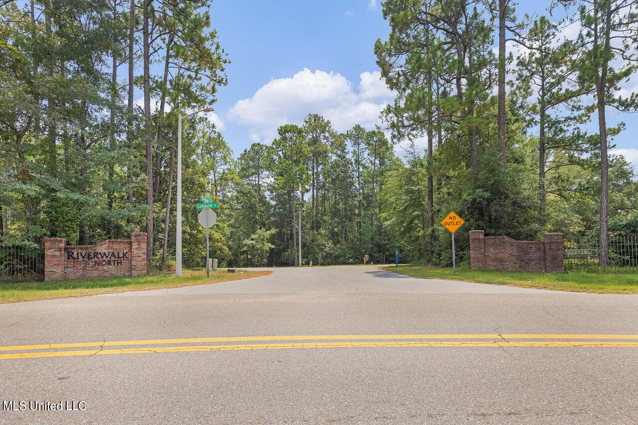 Woodlands Drive, Biloxi, Mississippi image 1