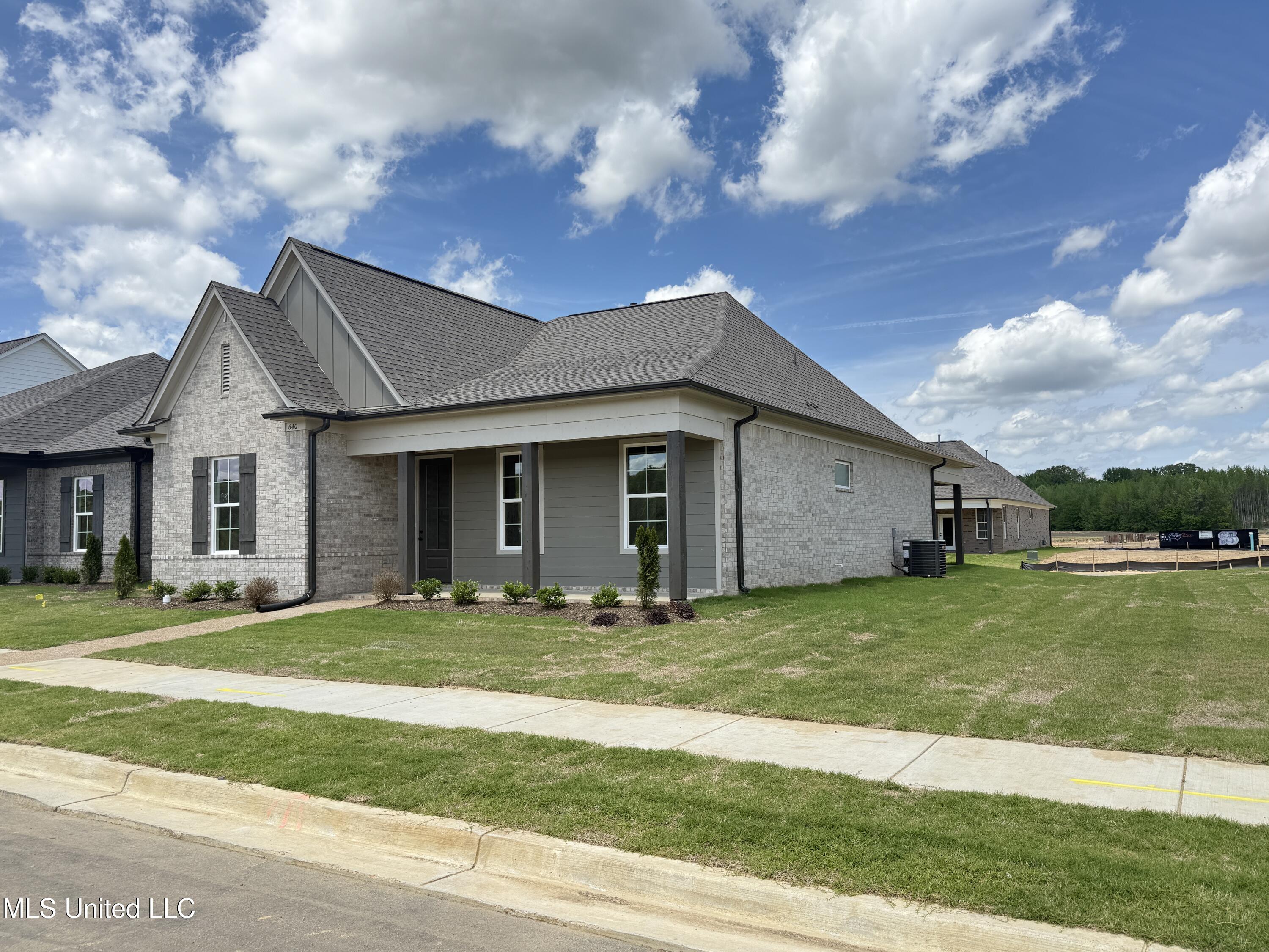 640 Bolivar Drive, Nesbit, Mississippi image 1