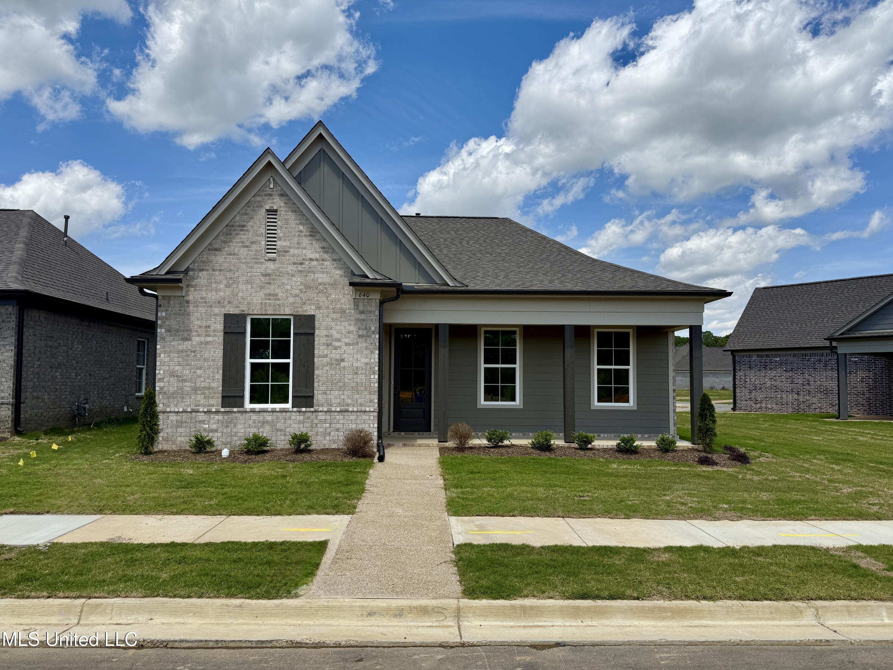 640 Bolivar Drive, Nesbit, Mississippi image 2