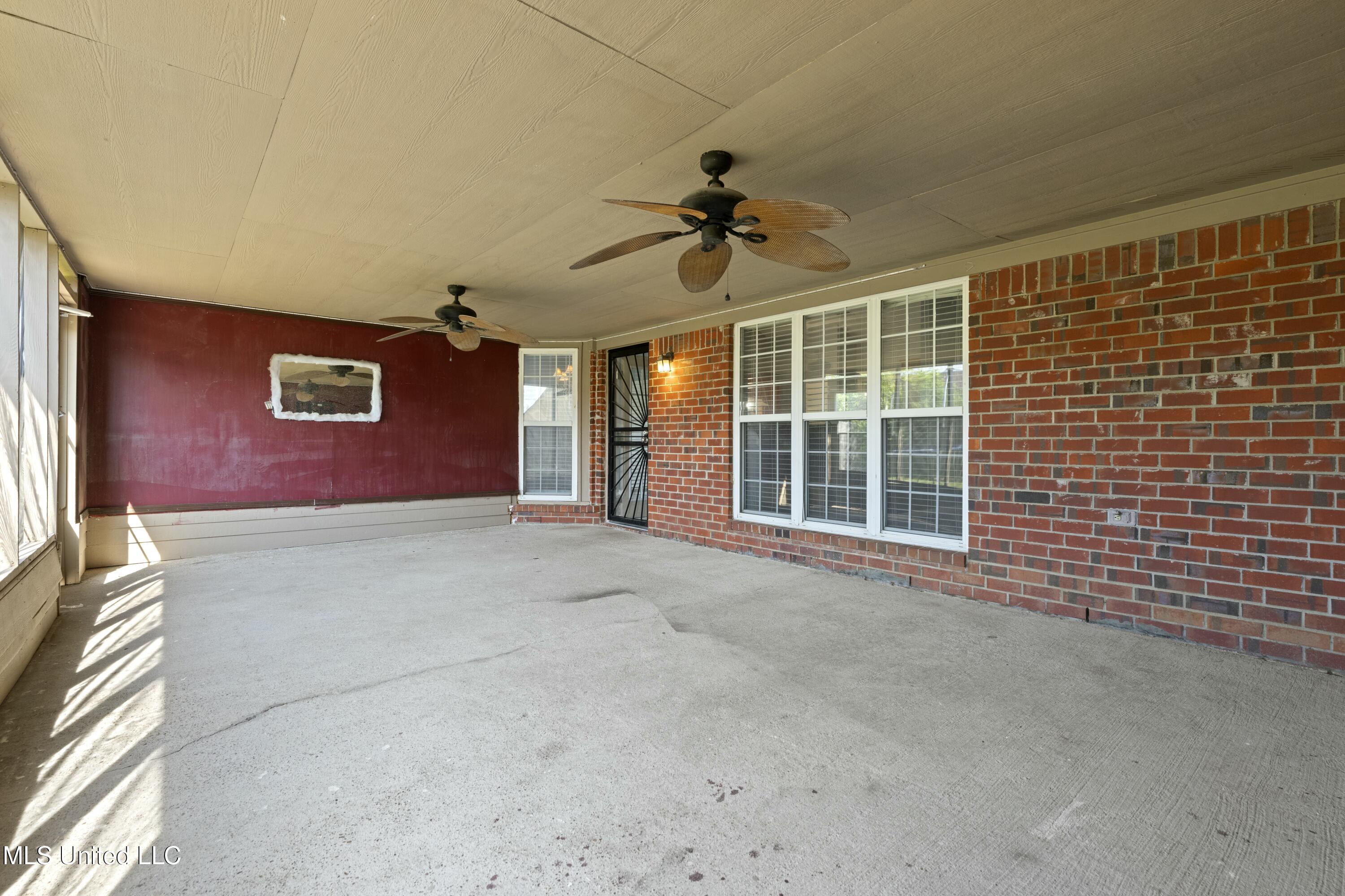 2425 Mooneyham Lane, Horn Lake, Mississippi image 25