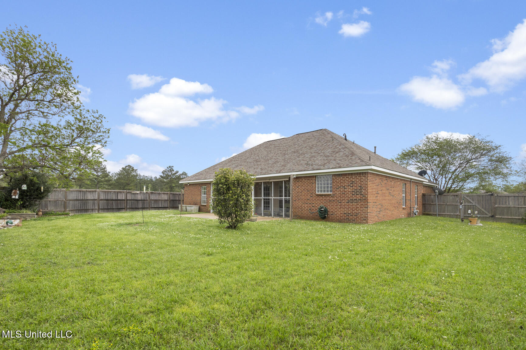 2120 Crossbridge Boulevard, Byram, Mississippi image 3