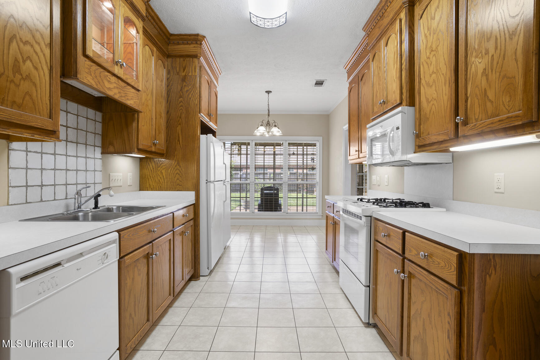 2120 Crossbridge Boulevard, Byram, Mississippi image 13