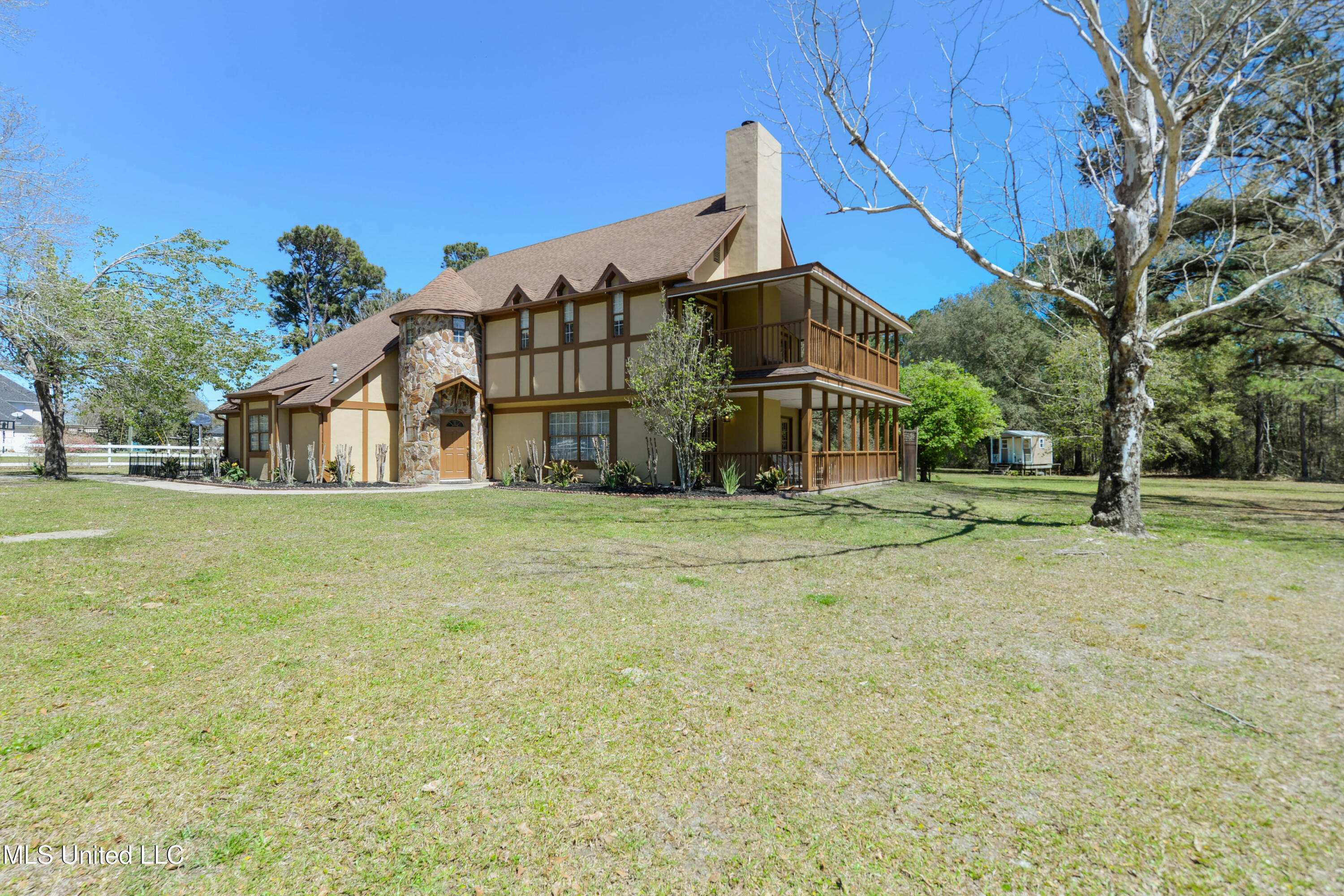 8900 Dana Road, Biloxi, Mississippi image 2