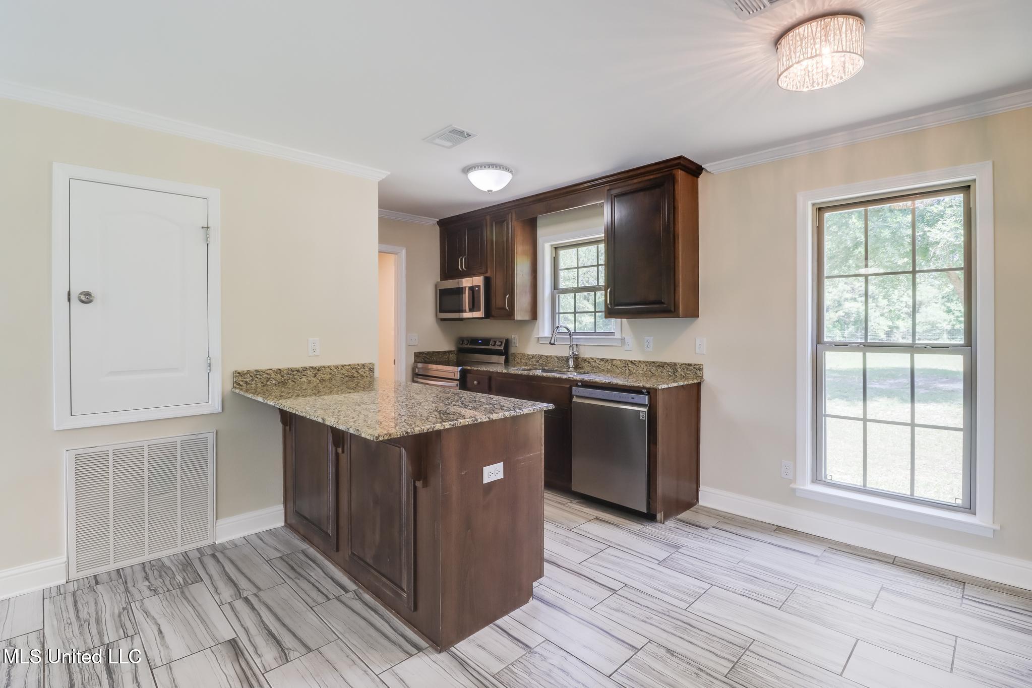 14667 Cable Bridge Road, Gulfport, Mississippi image 7
