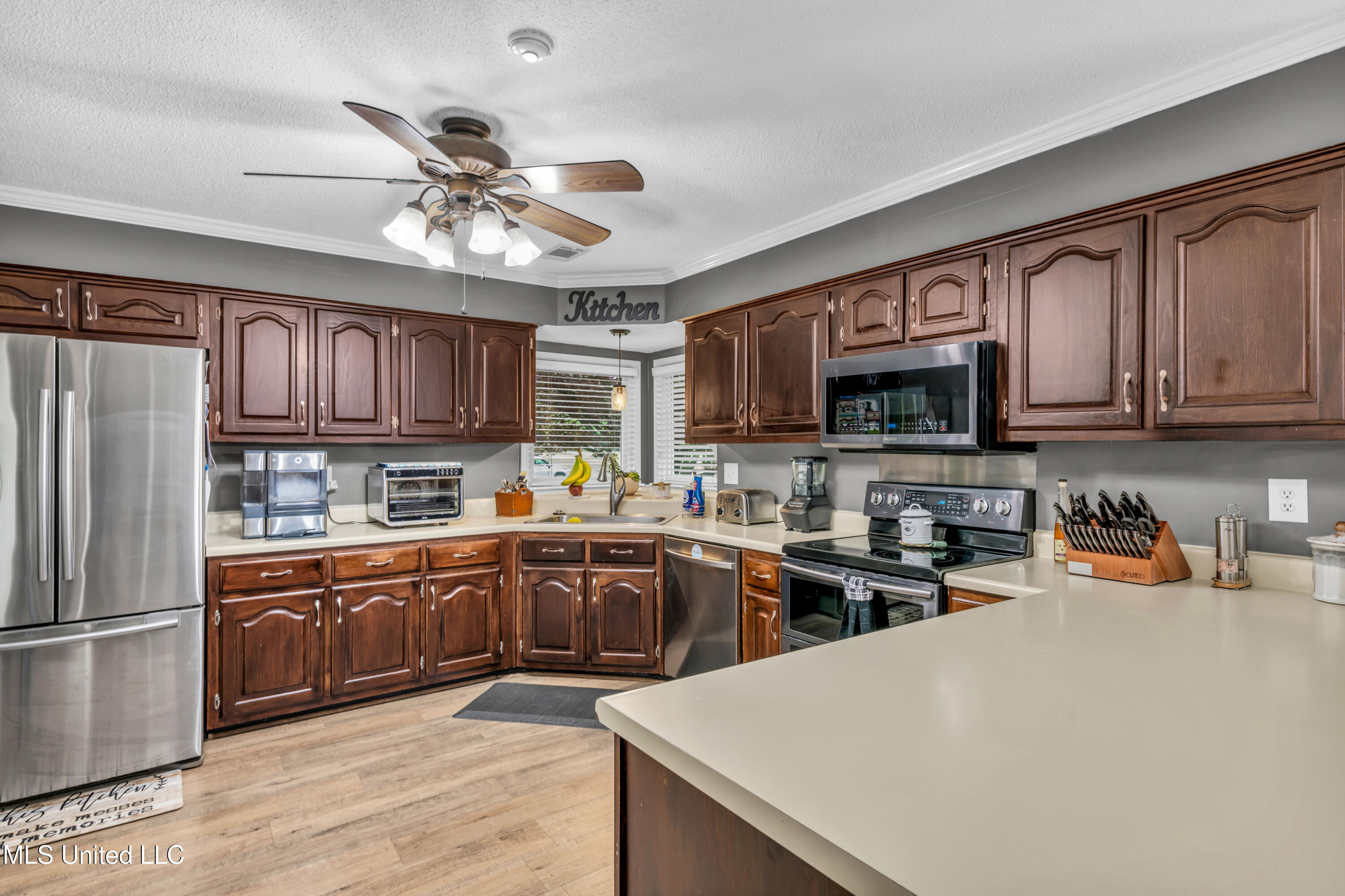 8450 Deer Creek Circle, Olive Branch, Mississippi image 12