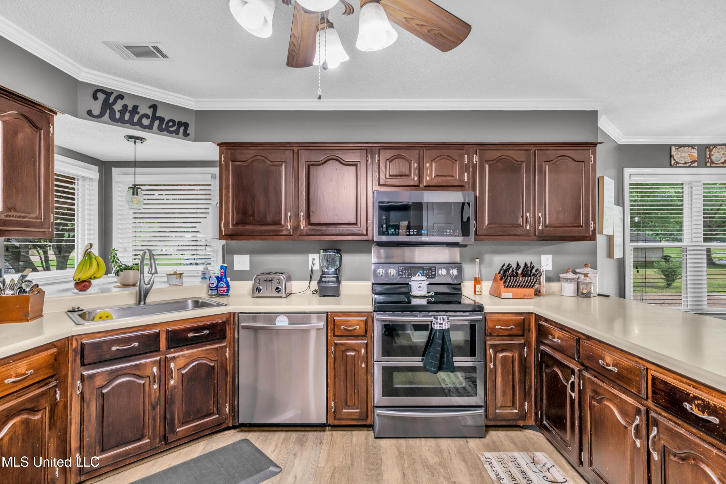 8450 Deer Creek Circle, Olive Branch, Mississippi image 13