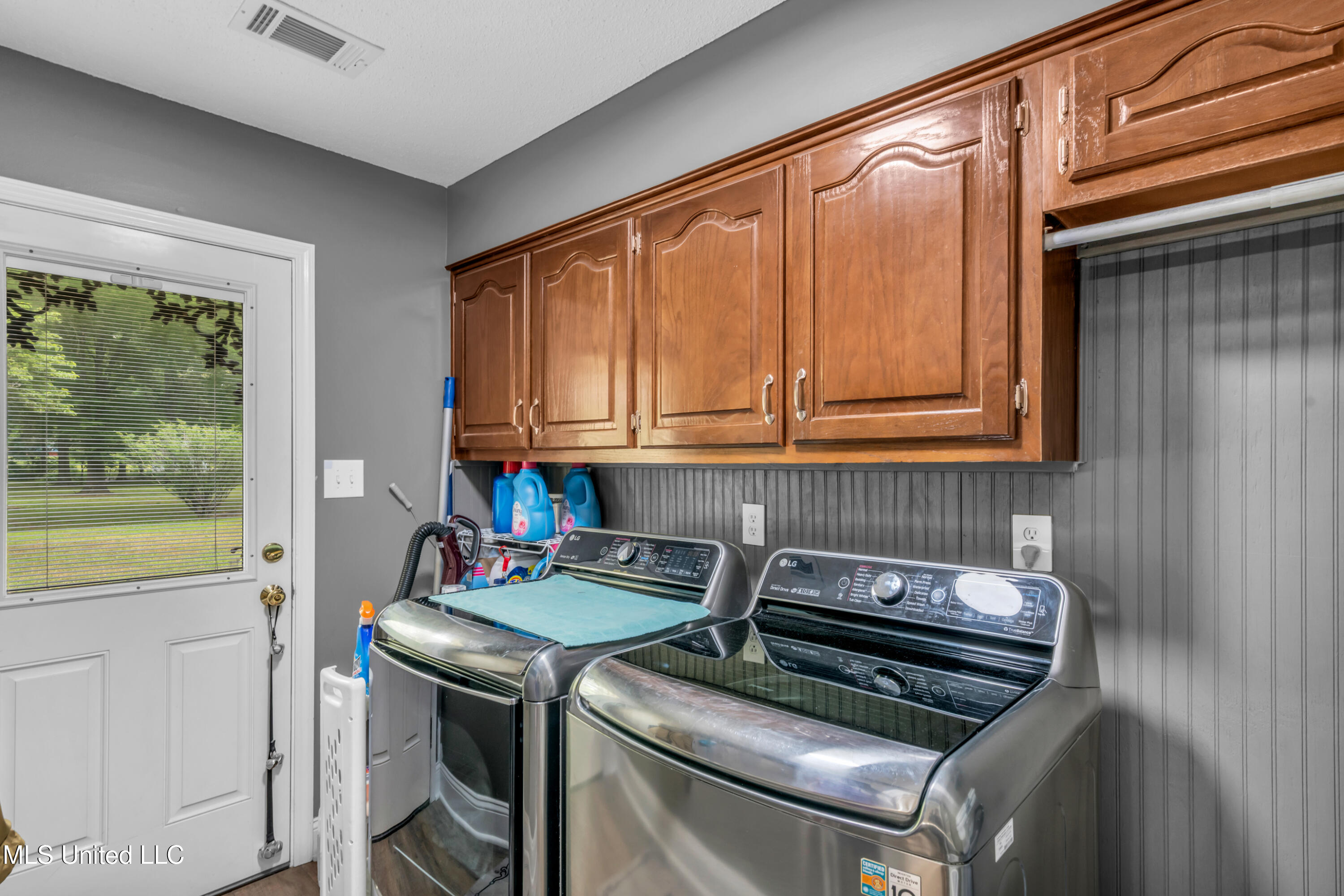 8450 Deer Creek Circle, Olive Branch, Mississippi image 19