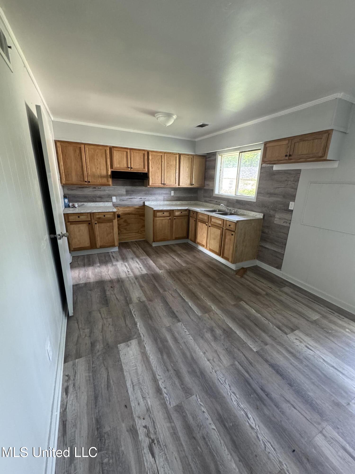 729 Kerry Street, Greenville, Mississippi image 3