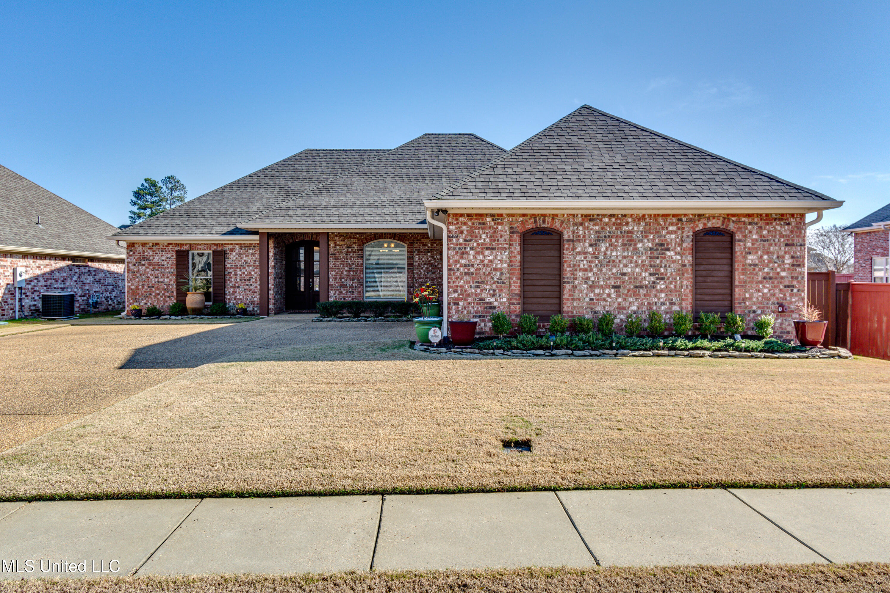 402 Glendale Place, Brandon, Mississippi image 1