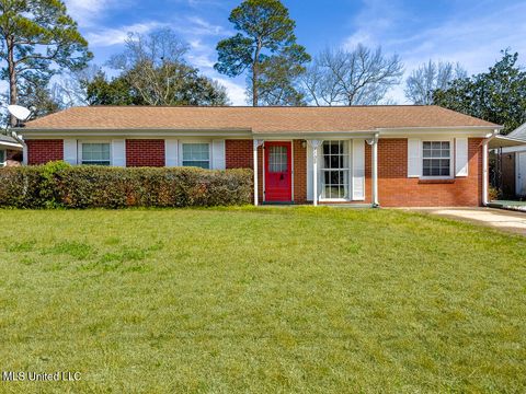 Homes For Sale - 7108 Melrose Drive<br/> Biloxi, MS 39532