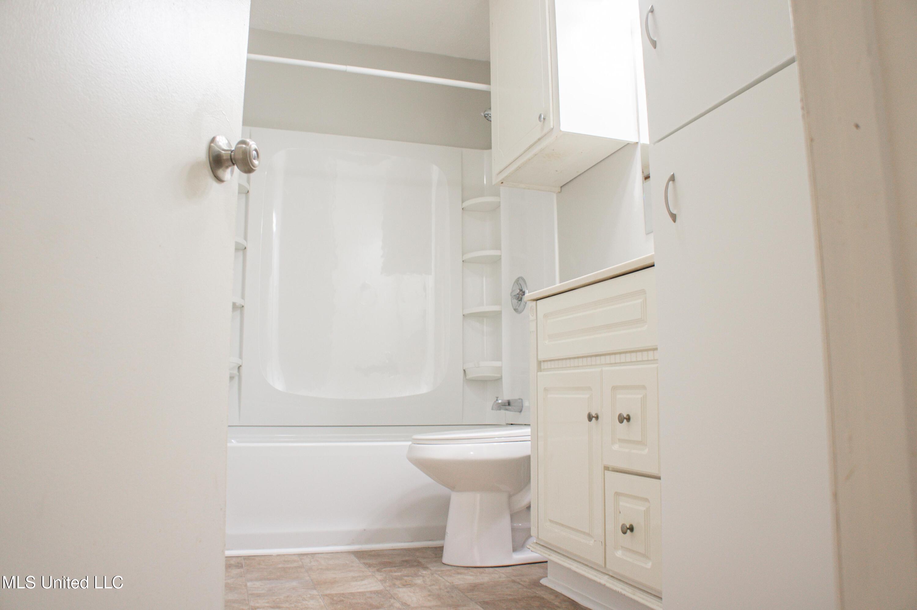 1119 St Augustine Drive, Pearl, Mississippi image 24