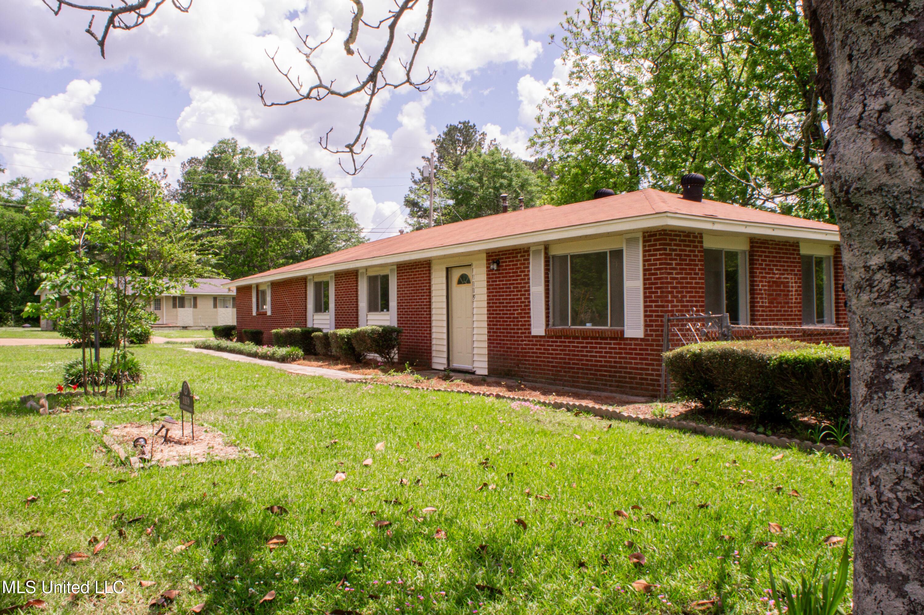 1119 St Augustine Drive, Pearl, Mississippi image 2