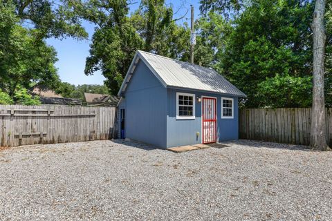 Single Family Residence in Gulfport MS 1418 33rd Avenue 33.jpg