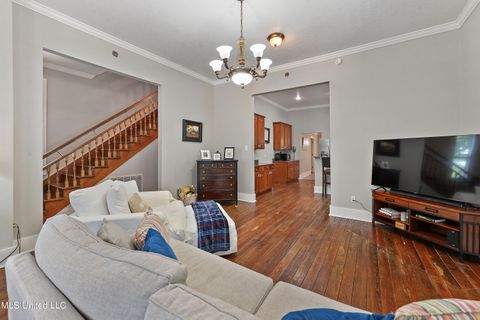 Single Family Residence in Gulfport MS 1418 33rd Avenue 6.jpg