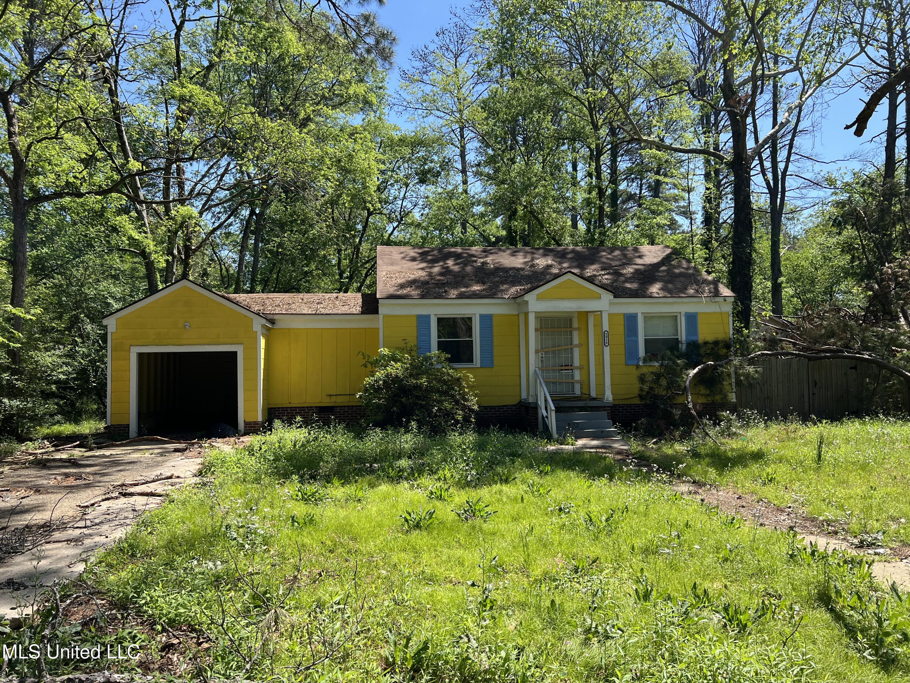 1918 East Drive, Jackson, Mississippi image 1
