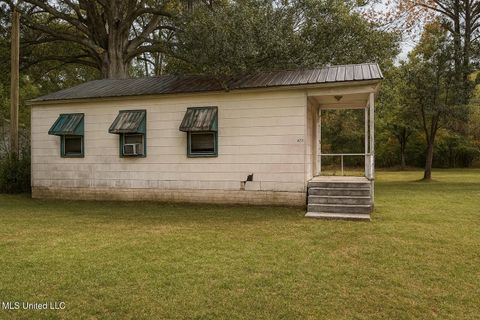 Homes For Sale - 806 N Jackson Street<br/> Brookhaven, MS 39601