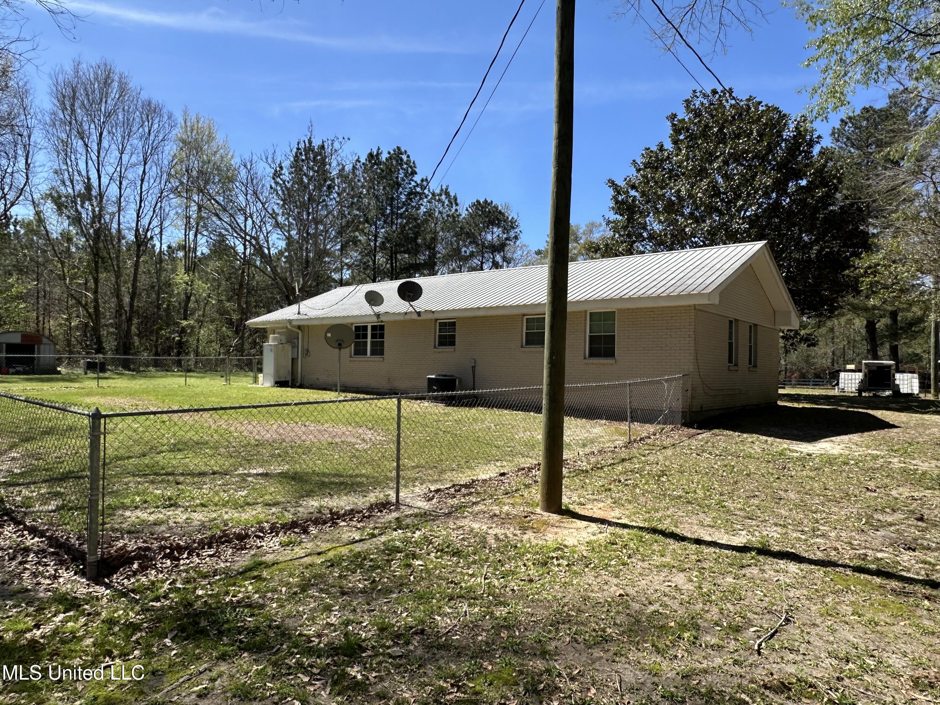 604 Spring Hill Road, Poplarville, Mississippi image 6