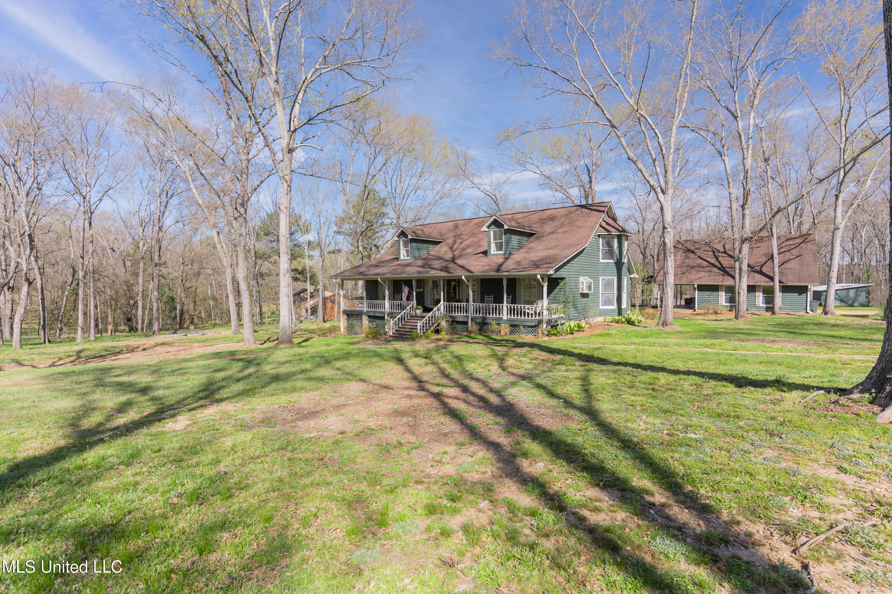144 Cedar Oaks Drive, Clinton, Mississippi image 3