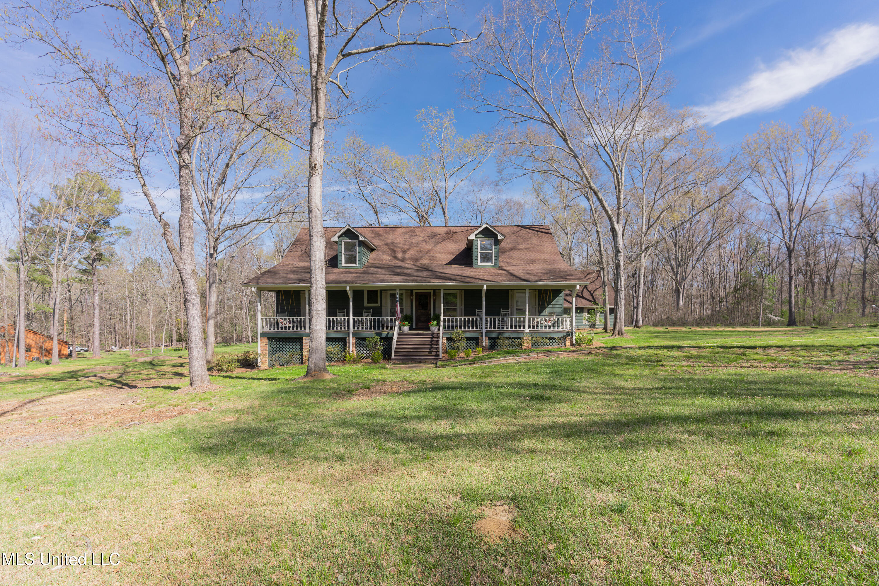 144 Cedar Oaks Drive, Clinton, Mississippi image 2