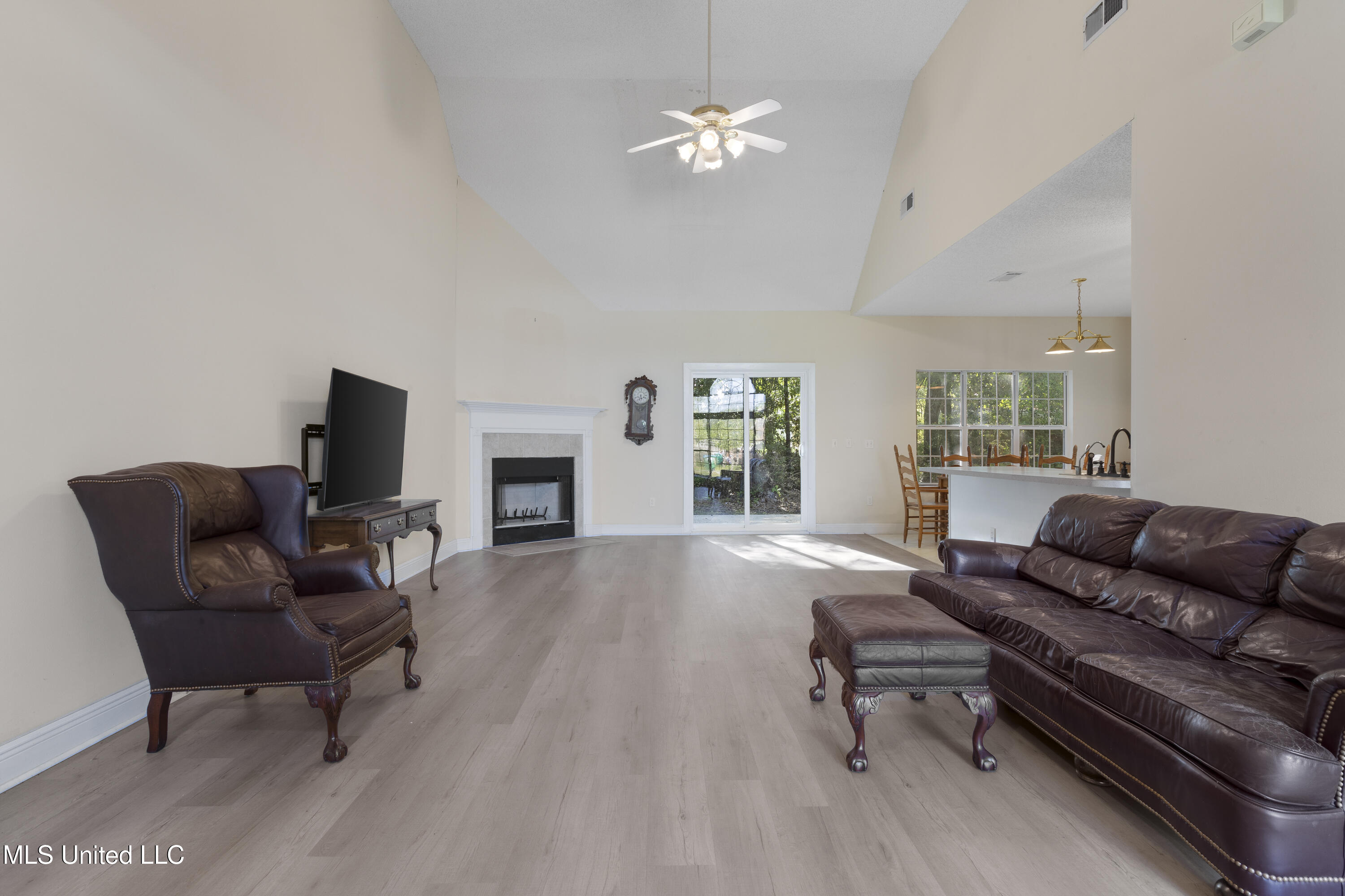 2309 Highland Drive, Gautier, Mississippi image 4