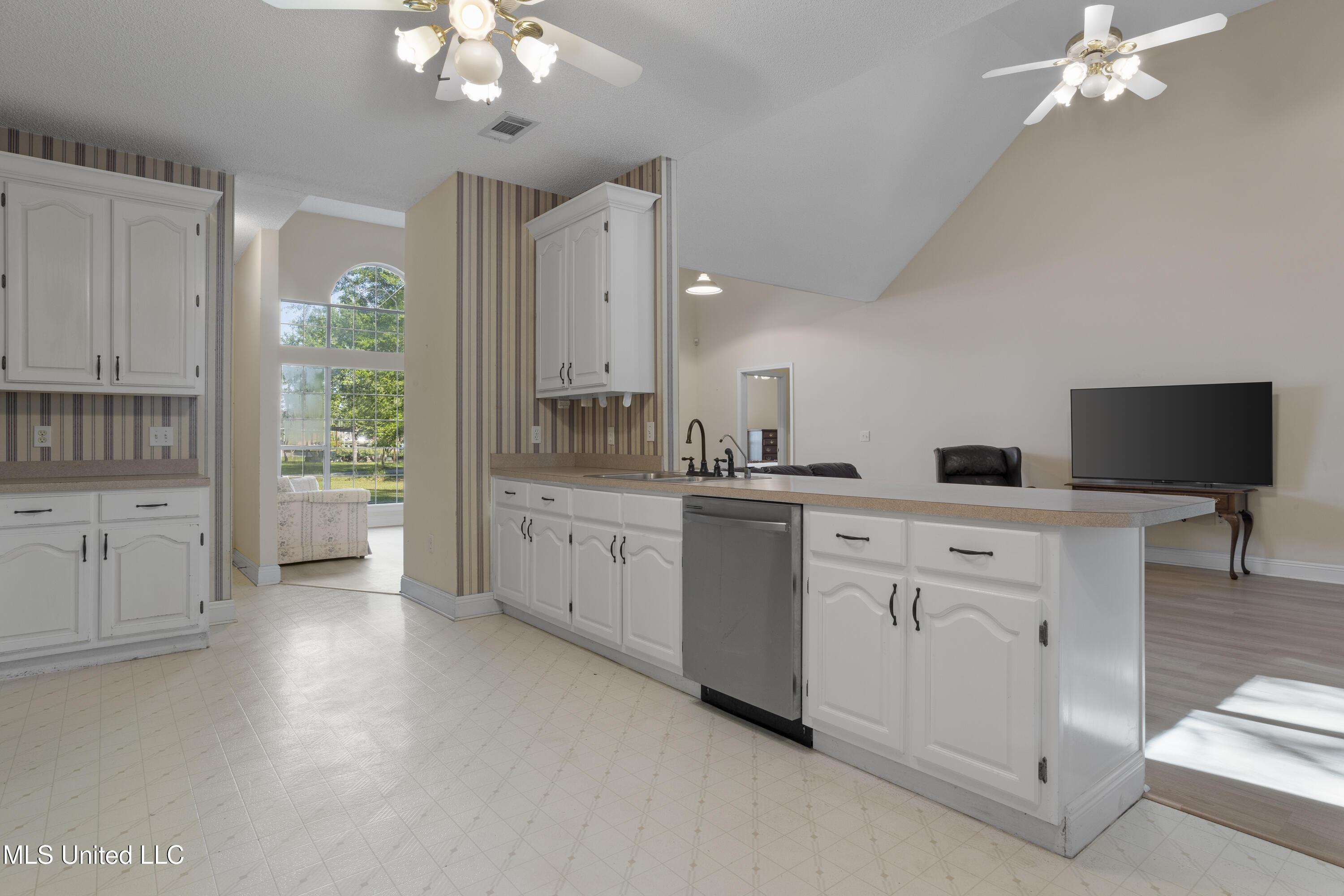 2309 Highland Drive, Gautier, Mississippi image 11