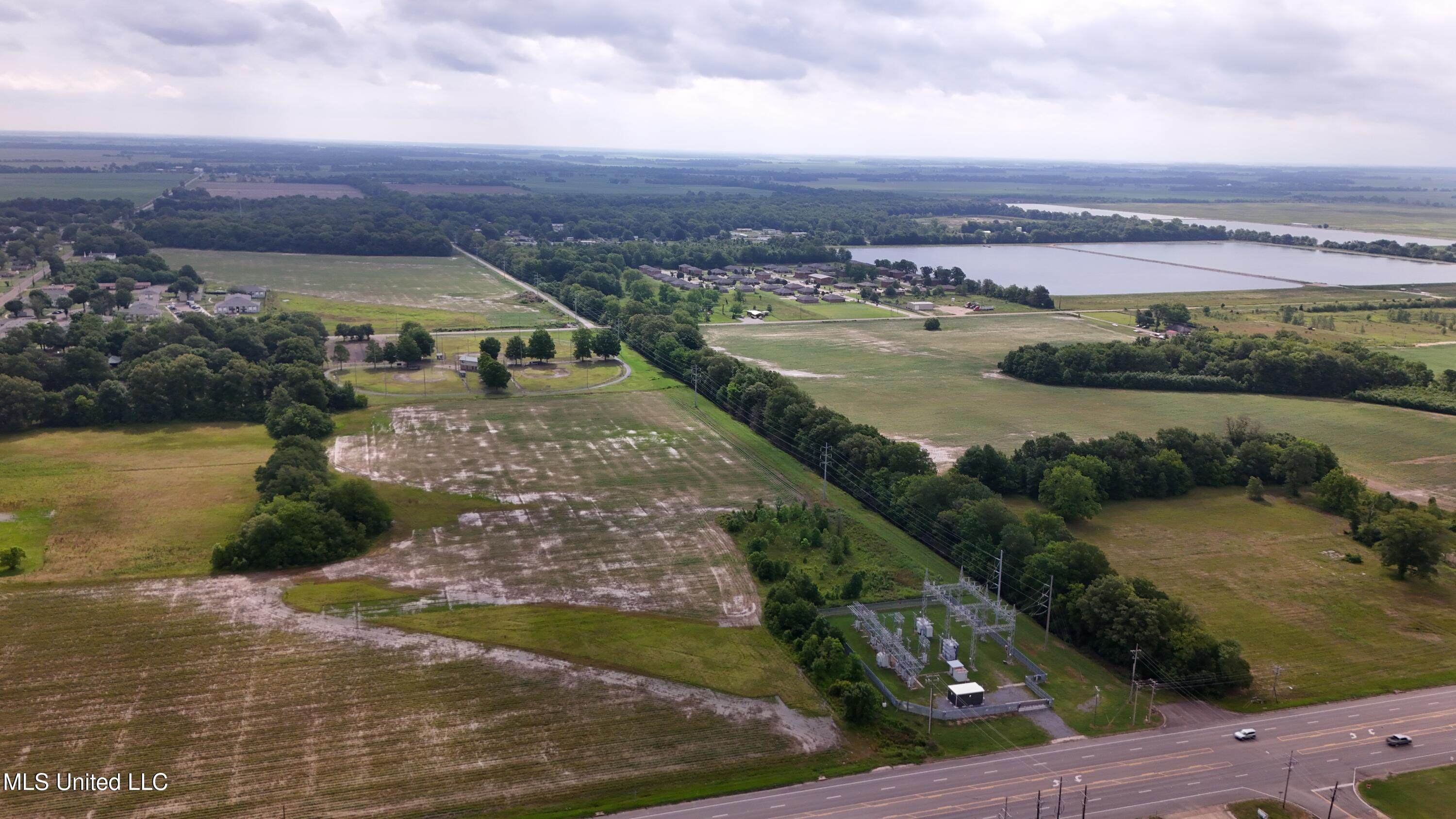 Pearman Road, Cleveland, Mississippi image 6