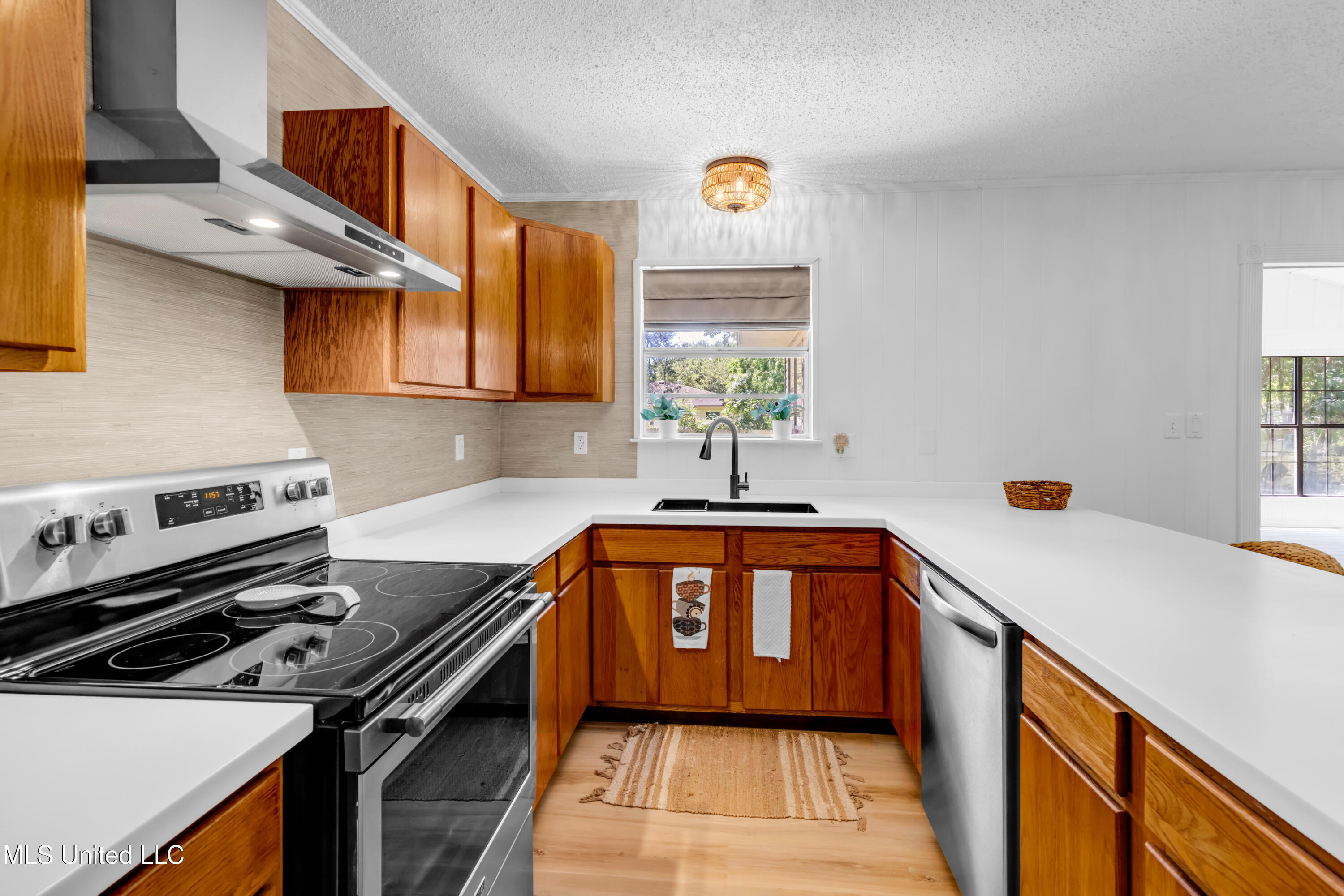 2414 Demaret Drive, Gulfport, Mississippi image 7