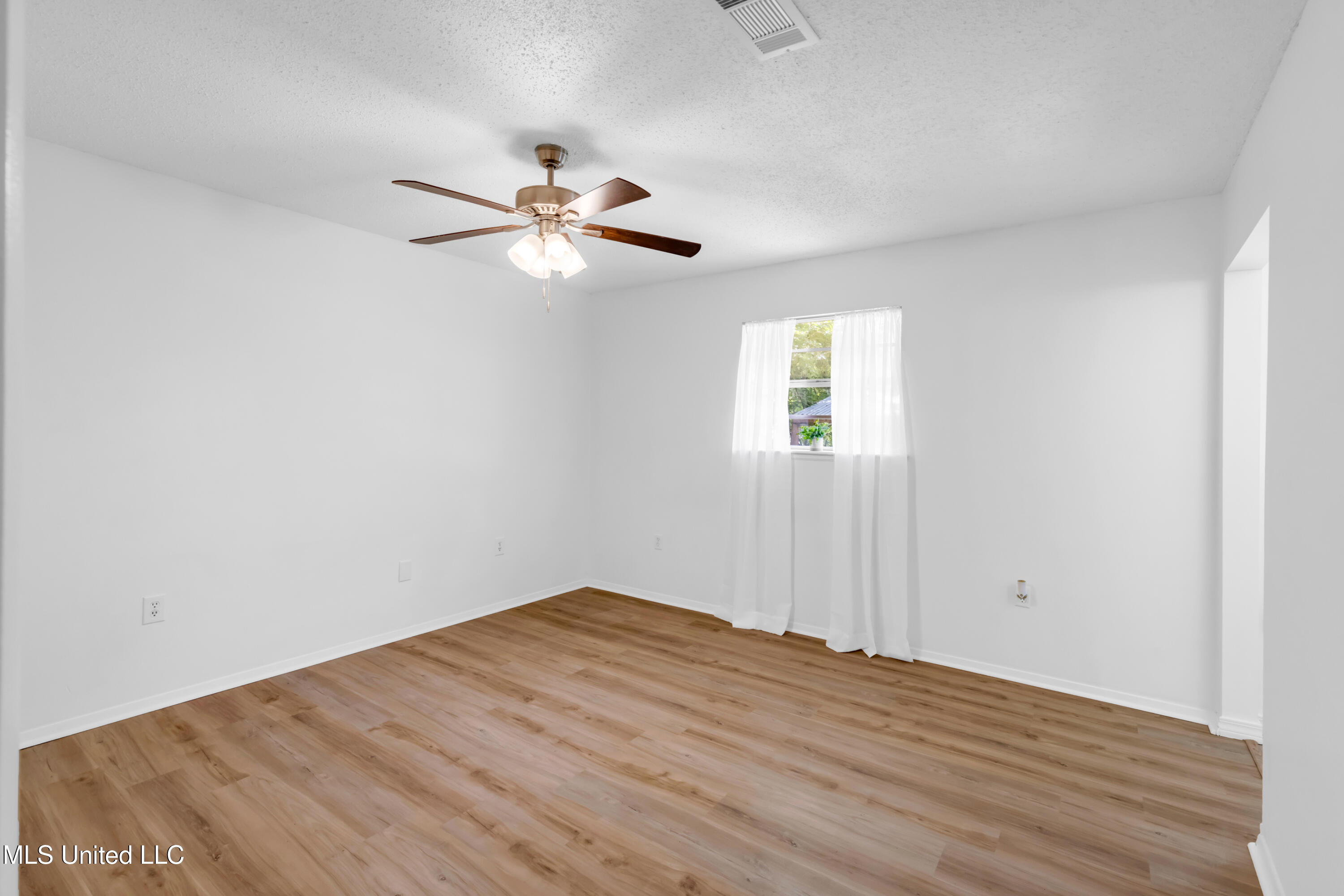 2414 Demaret Drive, Gulfport, Mississippi image 24