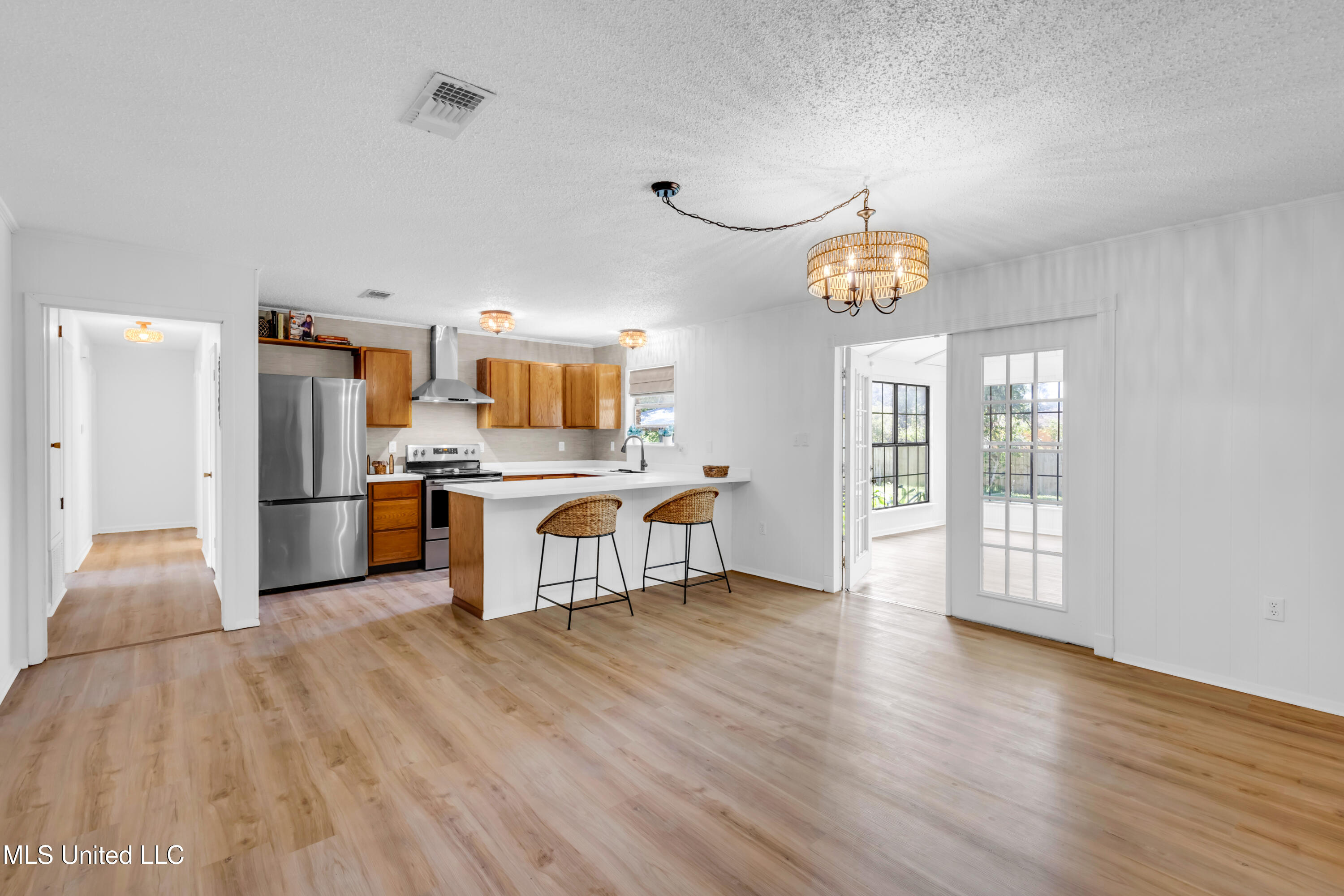 2414 Demaret Drive, Gulfport, Mississippi image 5