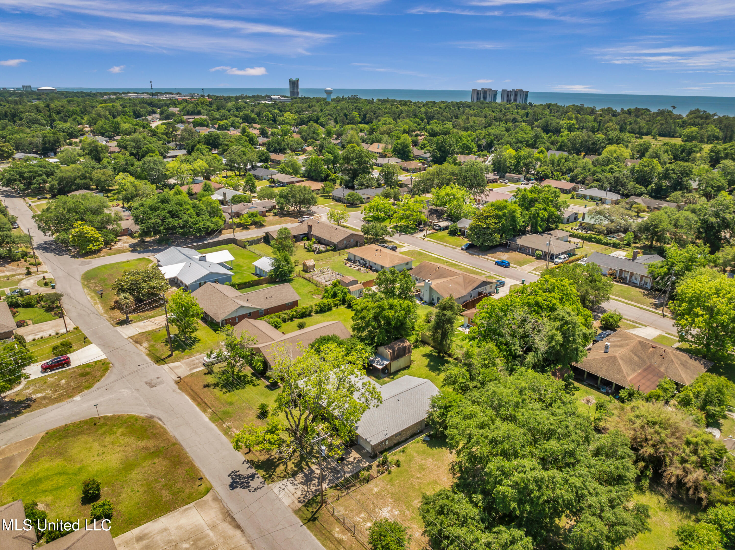 2414 Demaret Drive, Gulfport, Mississippi image 35