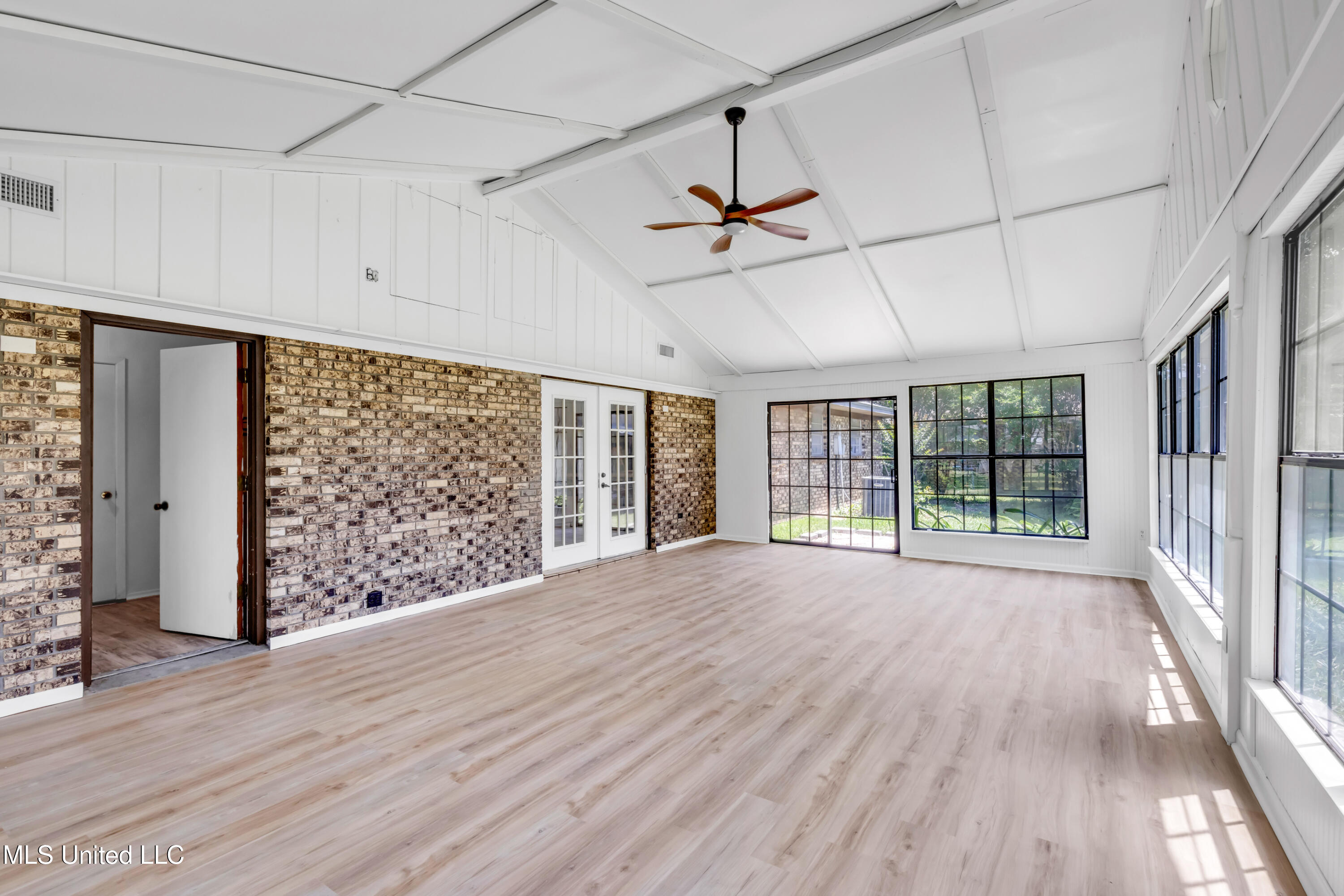 2414 Demaret Drive, Gulfport, Mississippi image 11