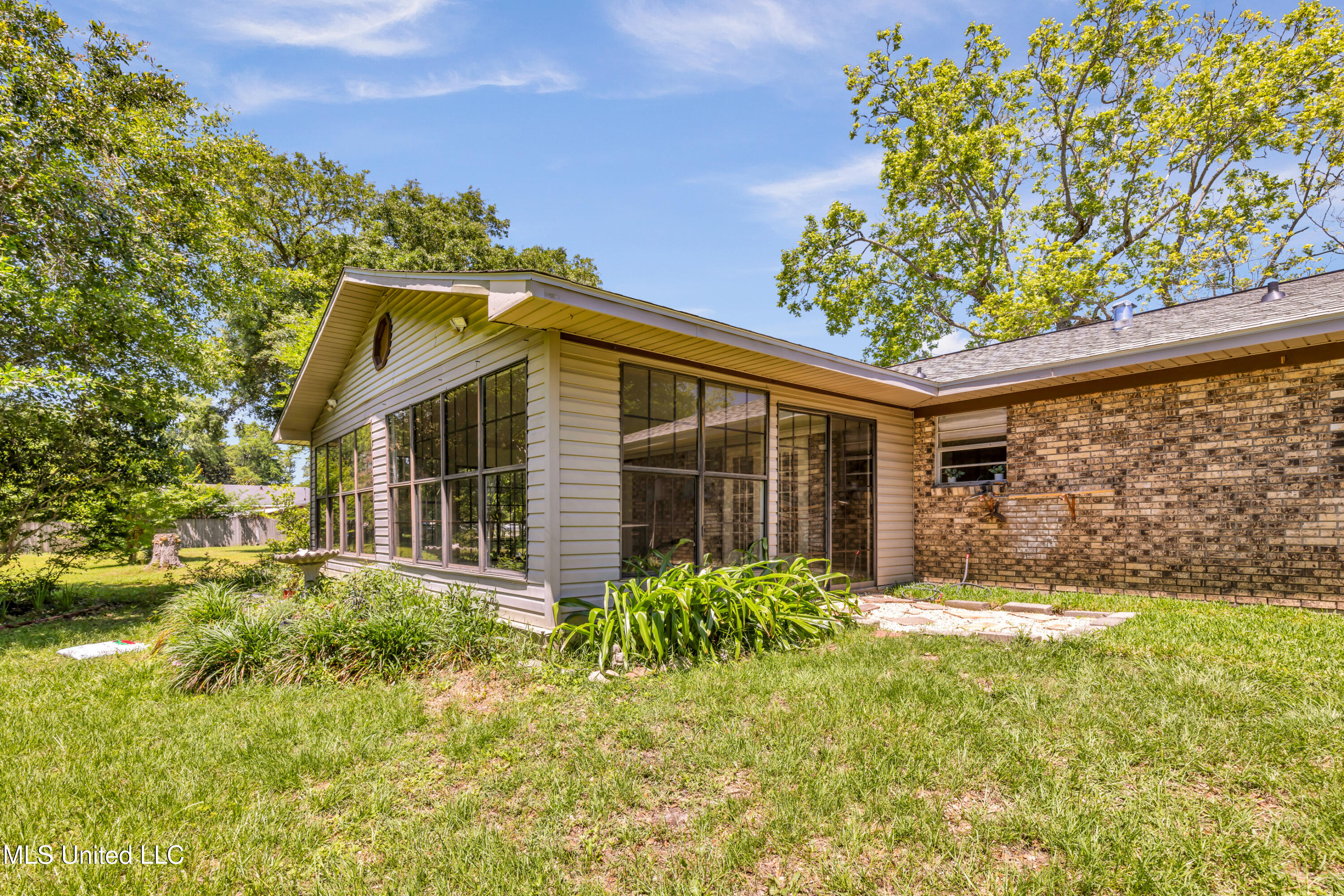 2414 Demaret Drive, Gulfport, Mississippi image 12