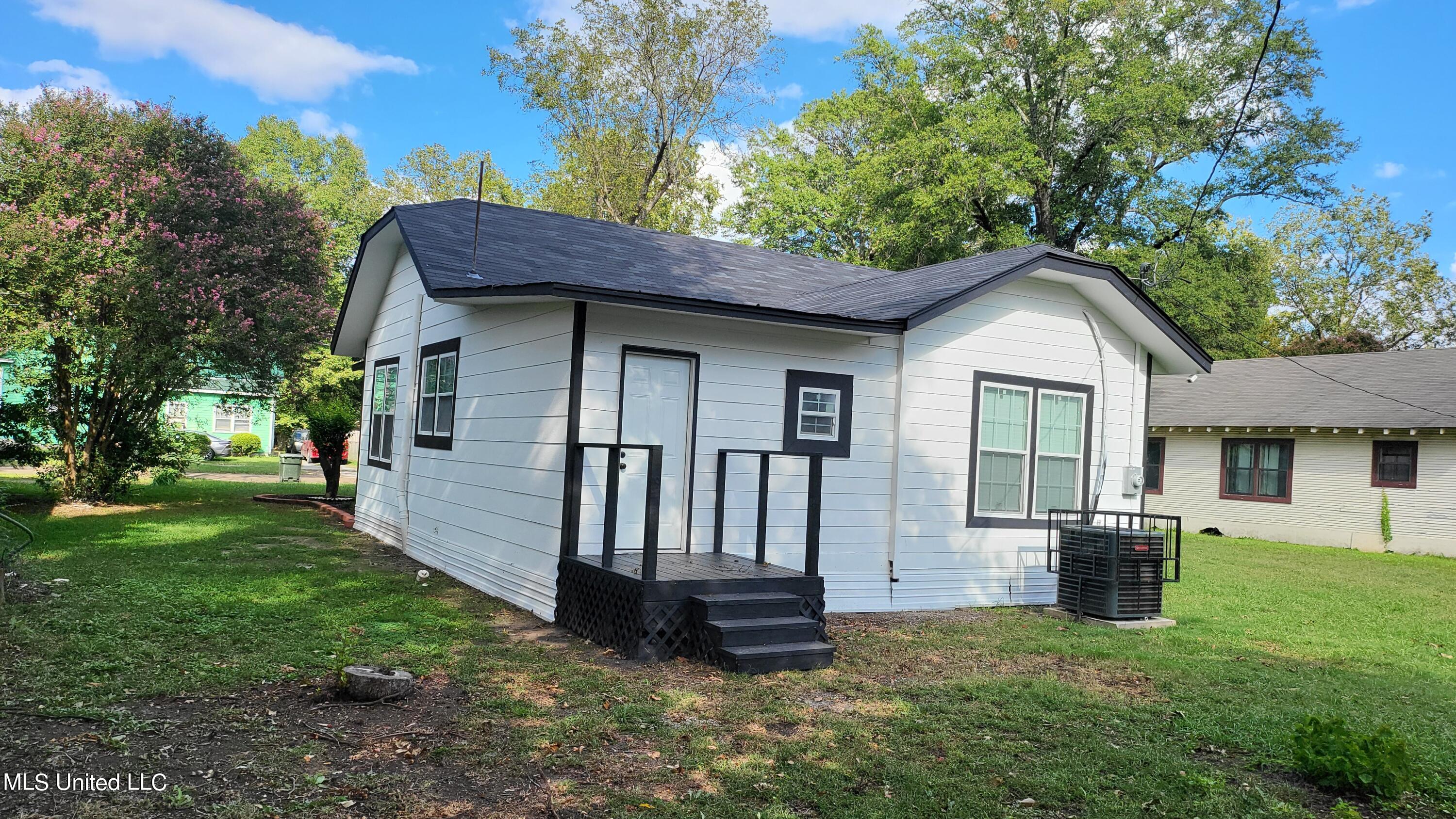 211 W 2nd Street, Leland, Mississippi image 9