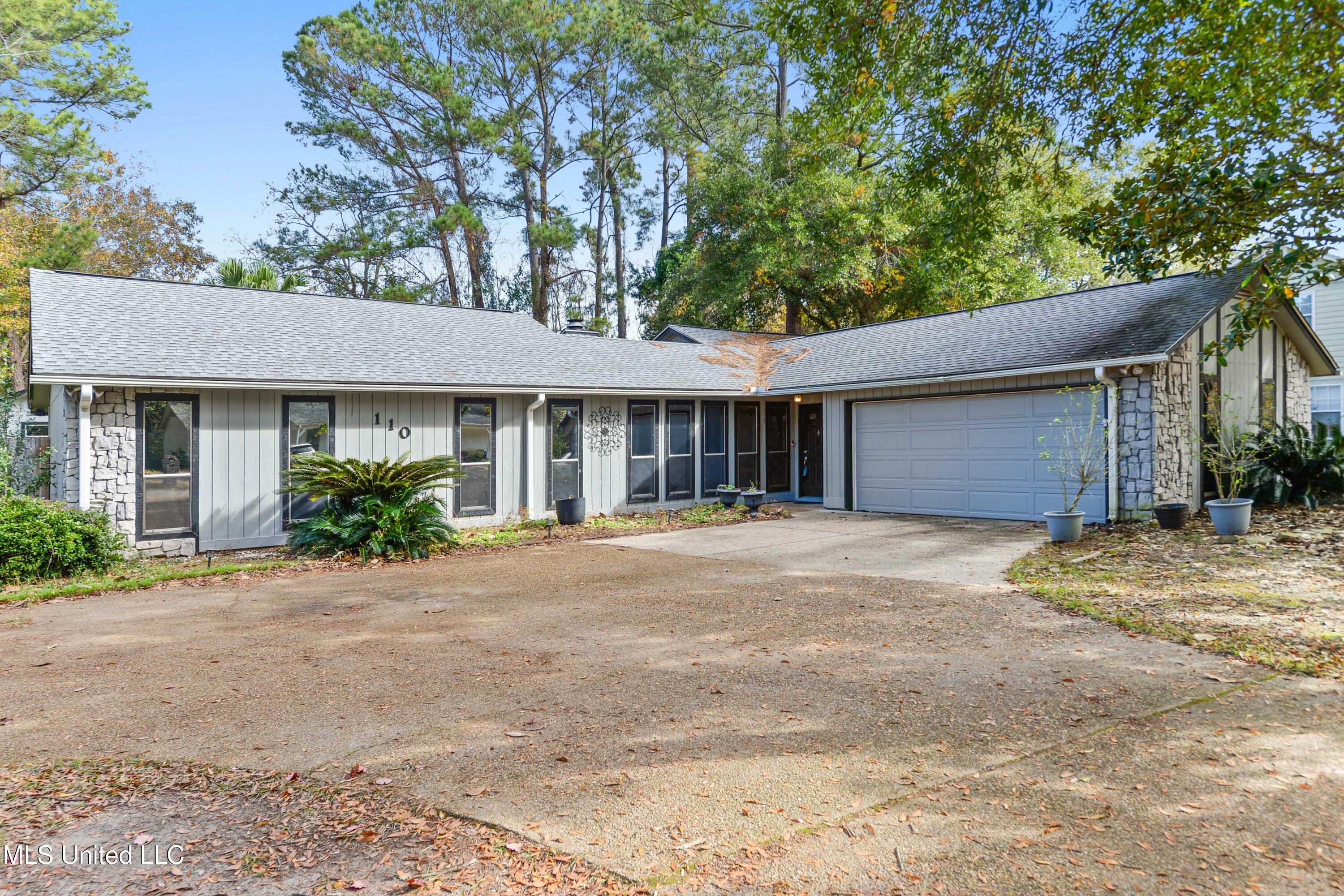 110 Reynolds Circle, Ocean Springs, Mississippi image 1