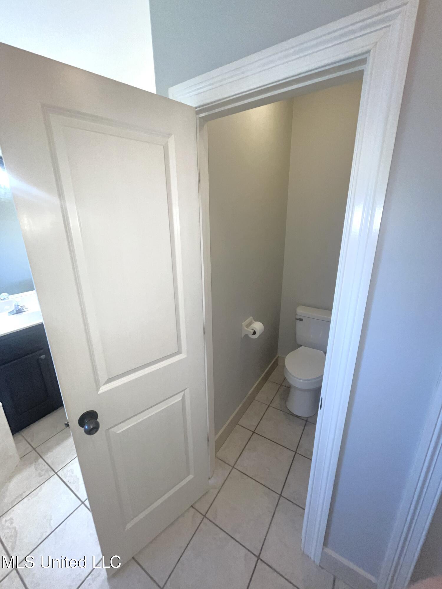 4896 Park North Drive, Olive Branch, Mississippi image 17