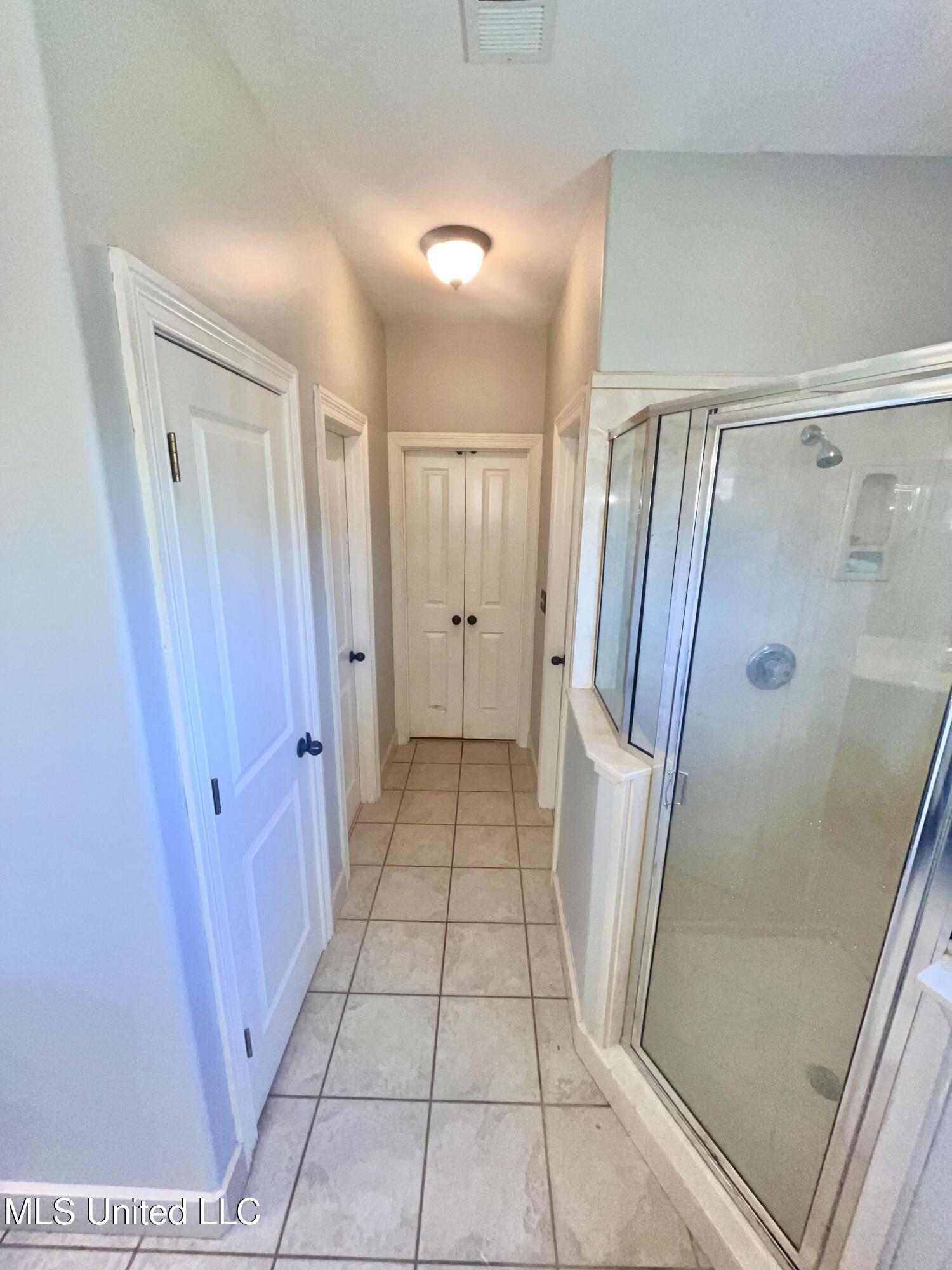 4896 Park North Drive, Olive Branch, Mississippi image 18