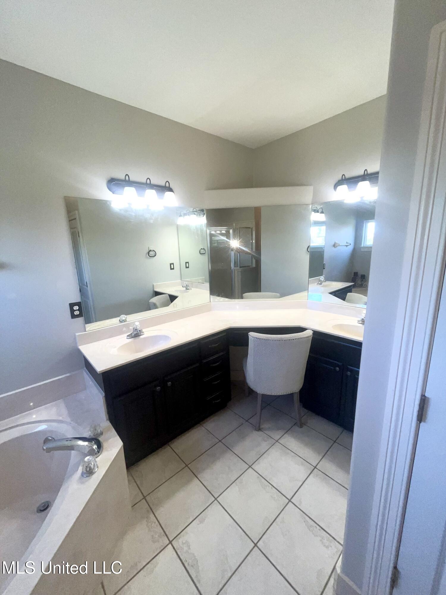 4896 Park North Drive, Olive Branch, Mississippi image 15