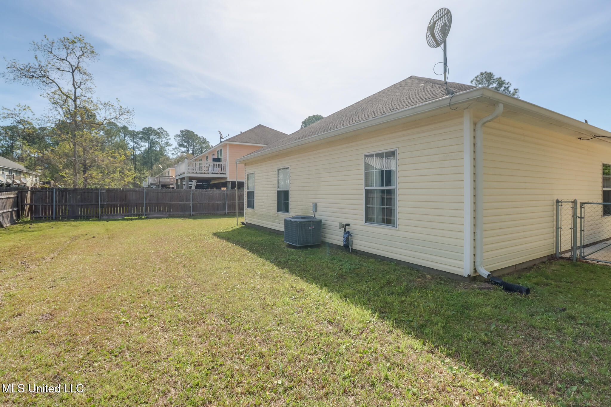6172 E Madison Street, Bay Saint Louis, Mississippi image 18