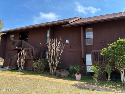 Condo For Sale - 107 Molokai Vlg.<br/> Hancock County, Diamondhead, MS 39525