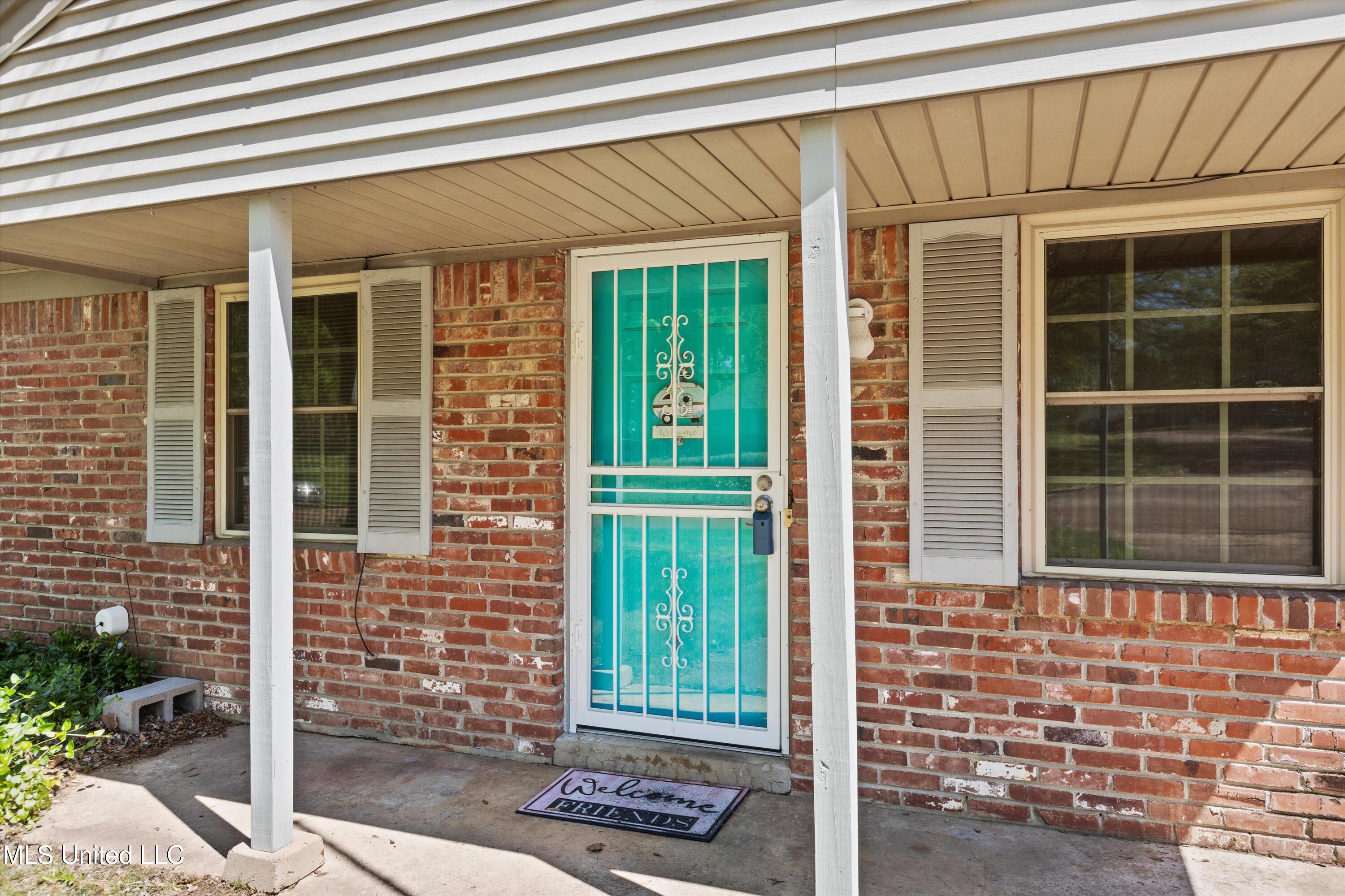 6720 Embassy Circle, Horn Lake, Mississippi image 3