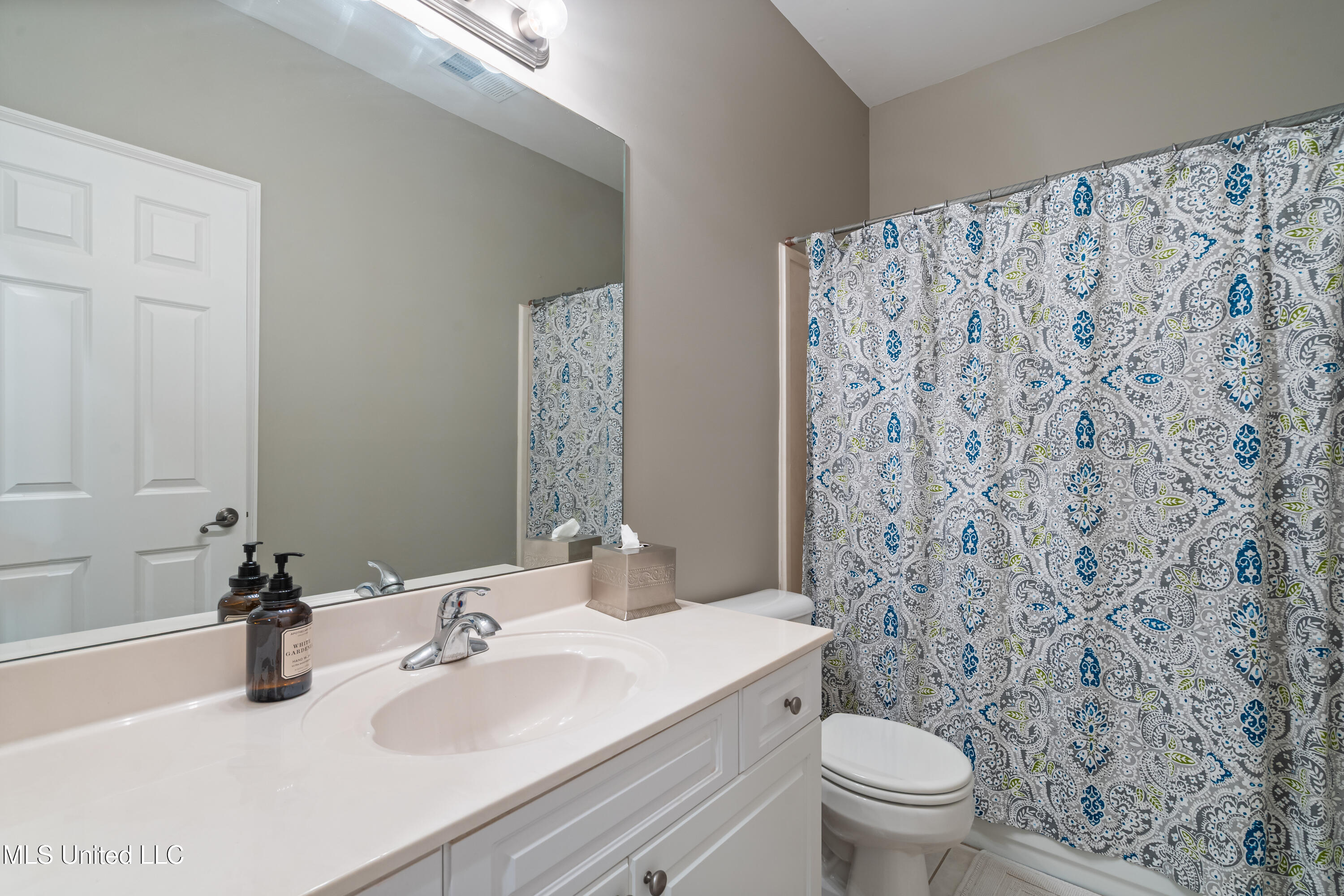 2038 Nottaway Drive, Southaven, Mississippi image 35