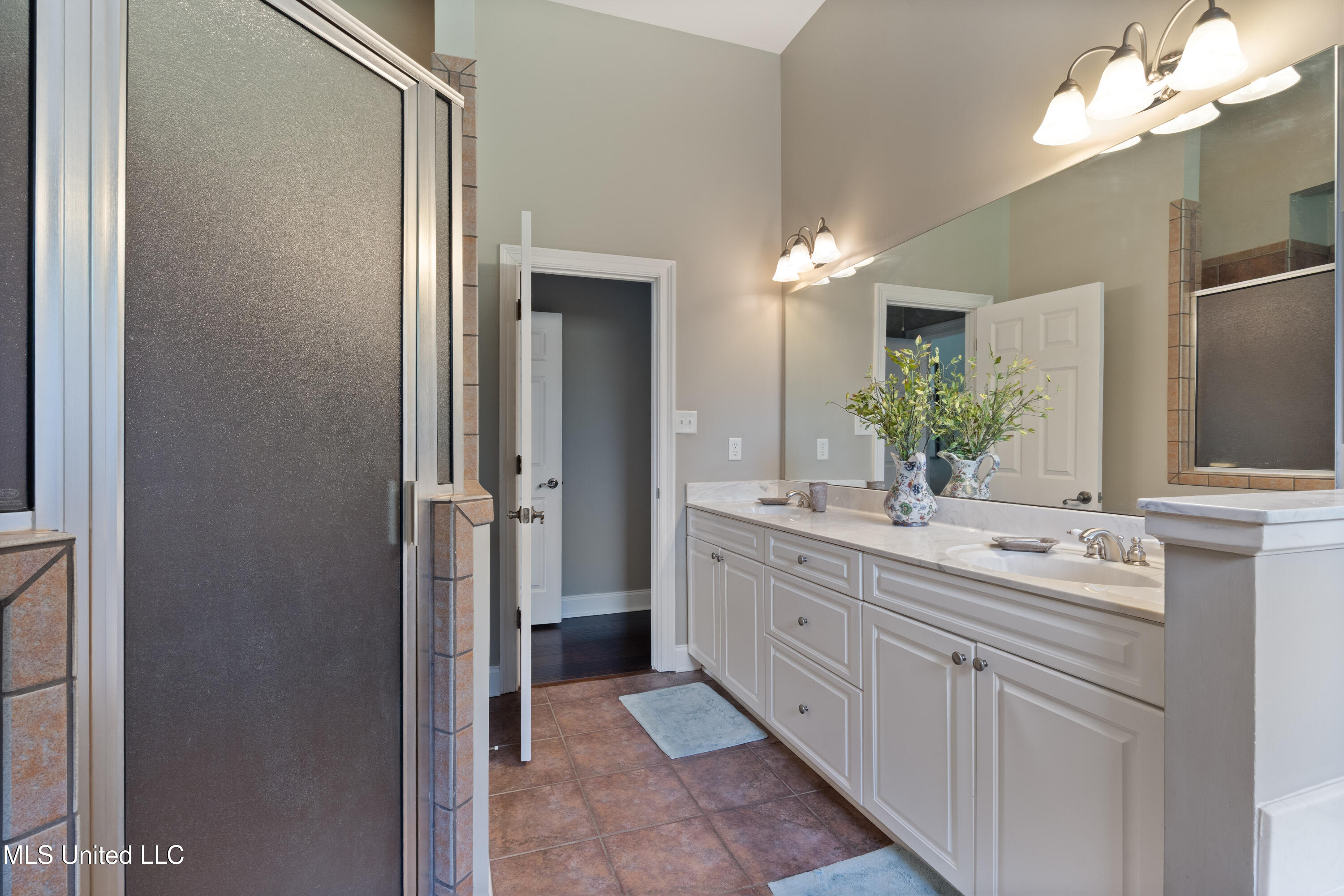 2038 Nottaway Drive, Southaven, Mississippi image 31