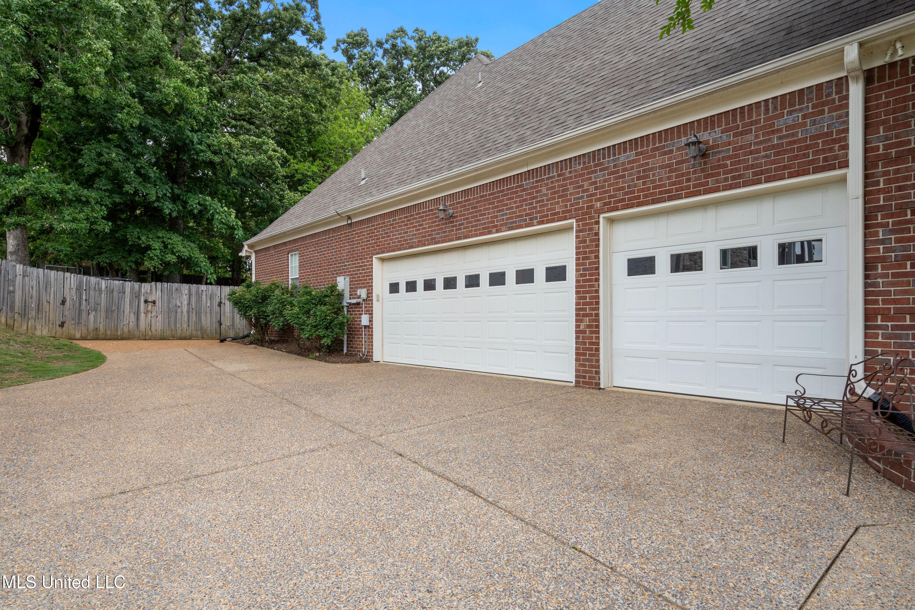 2038 Nottaway Drive, Southaven, Mississippi image 7