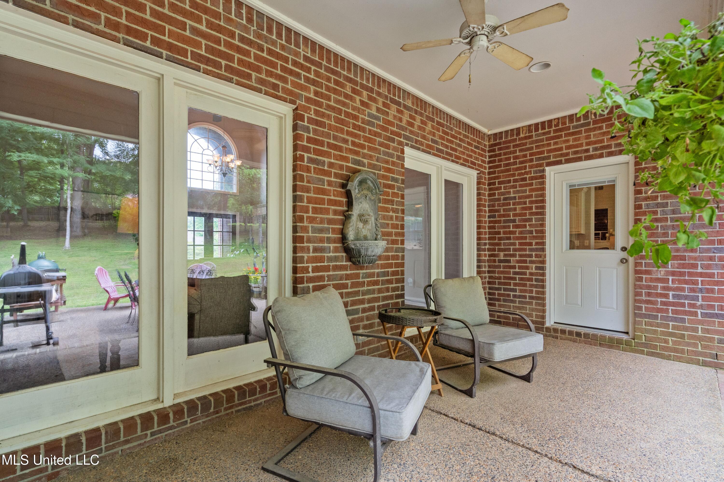 2038 Nottaway Drive, Southaven, Mississippi image 48