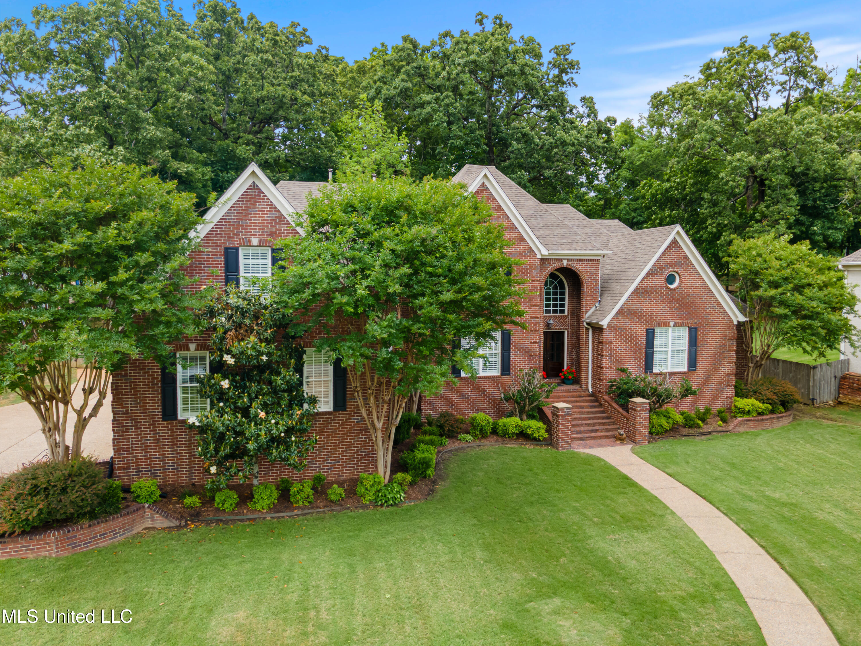 2038 Nottaway Drive, Southaven, Mississippi image 5